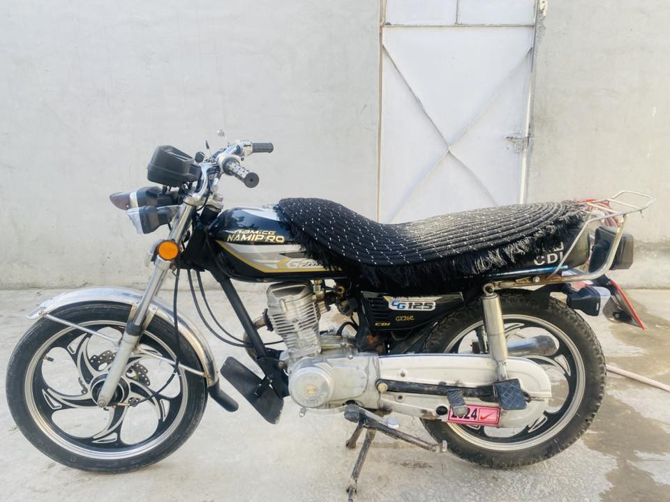 سلام عليكم للبيع ماطور ارشا اربعه كير أرياني اصل منفيس اوراق كامل كهربائيات كله جديد ويل جديد شادله ماطور بدون عيب سعره 475بي مجال للشراي خابرني وتدلل ***********واتساب موجود
