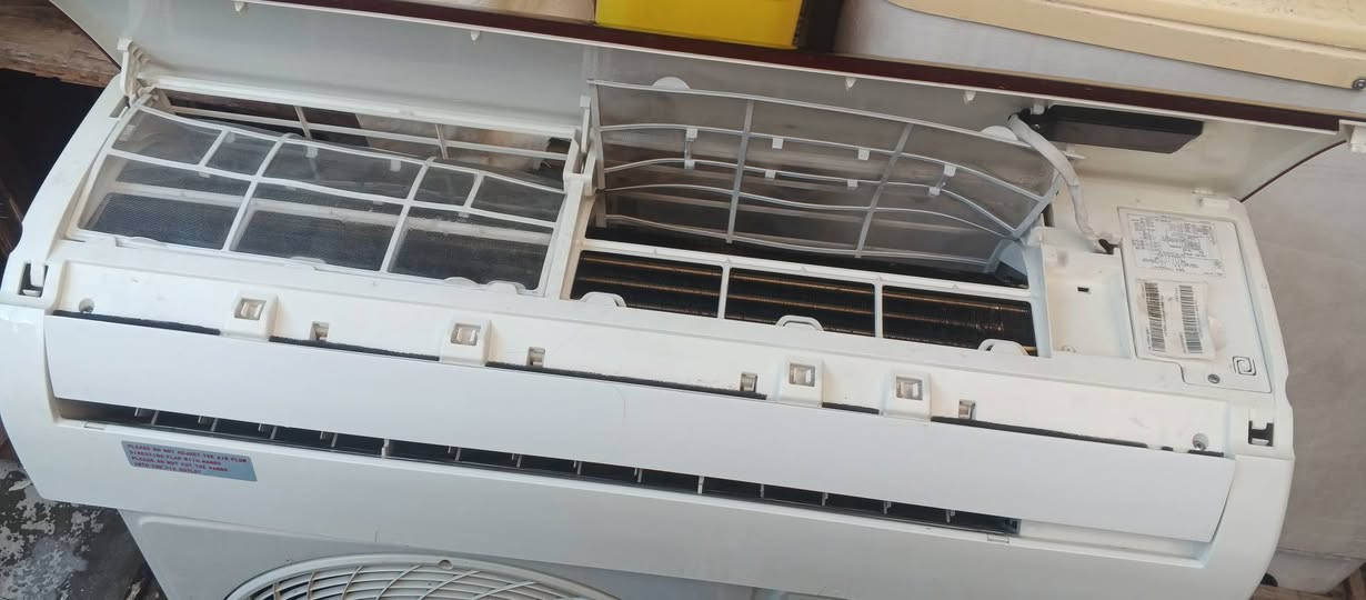 السلام عليكم سبلت الحافظ طن ونص استعمال قليل نظيف كلش مكاني الحريه السعر250 الهاتف ***********
