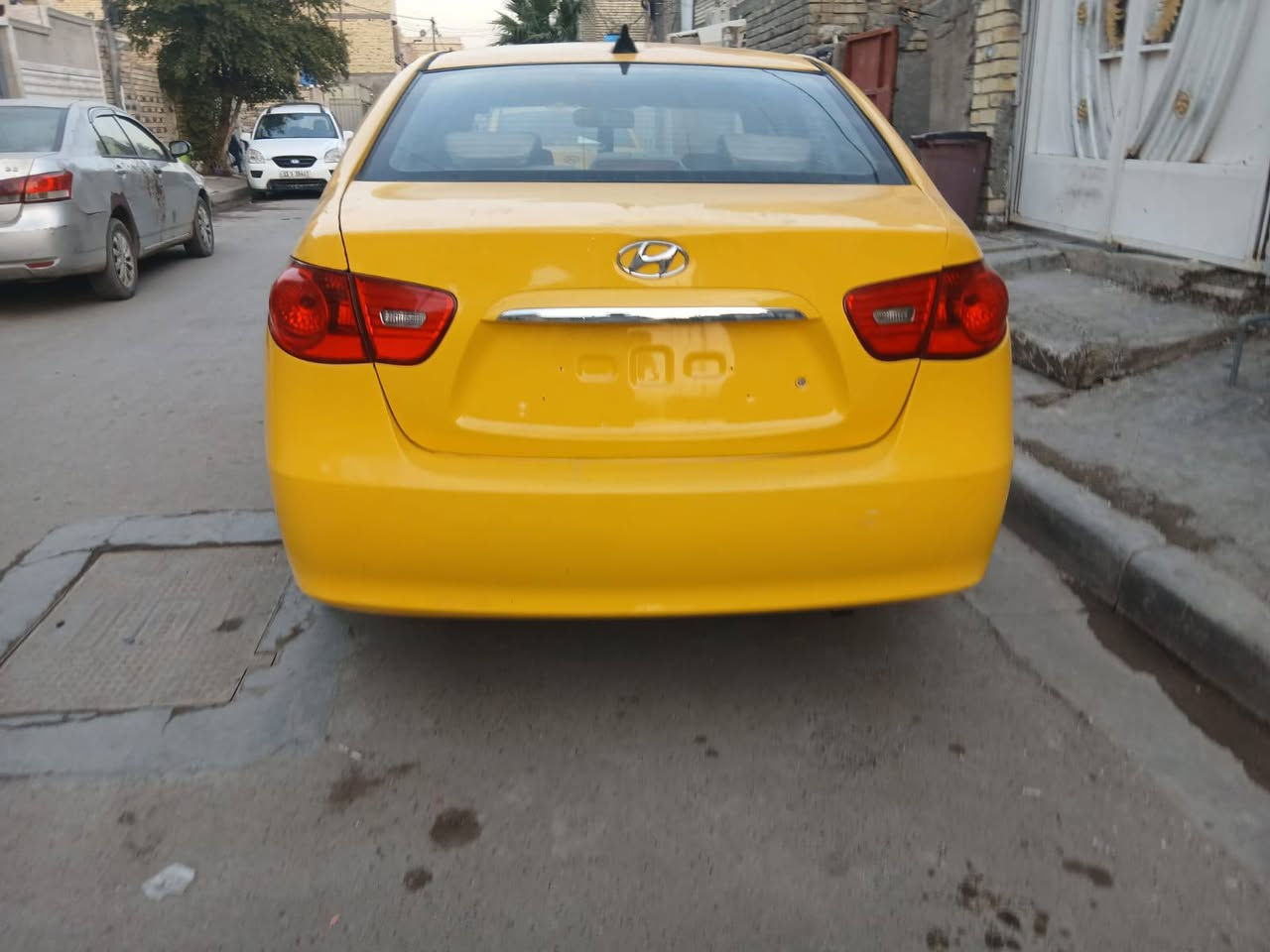 السلام عليكم
النترا 2009 
مكينه وكير 2000 جدد 
بيها حرك بل غرفه ومصلح كله جدد
دوشمه جديده كشنات جدد 
دواخل جدد 
مصفره هيئه غرامات 
رقم ديالى 
تك لوحه ضايعه ومسوي بلاغ كامل 
السعر 75وبيها مجال 
رقمي ***********
بغداد شعب
