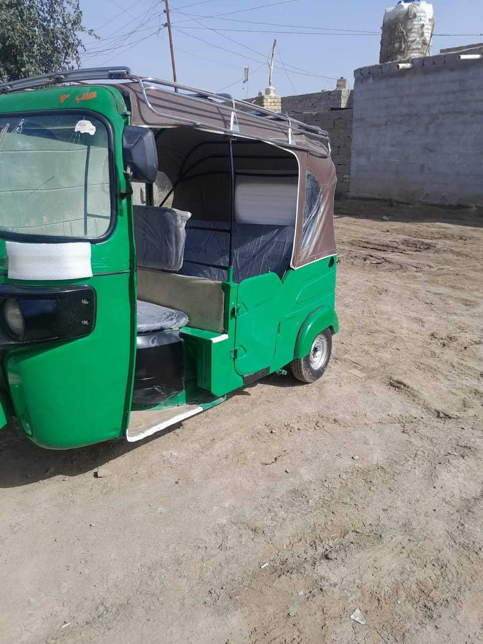 تكتك للبيع 22رقم ذي قار مداور ثاني يوم بيه رشات صبغ السعر 7000 وبيه مجال الشراي ***********
