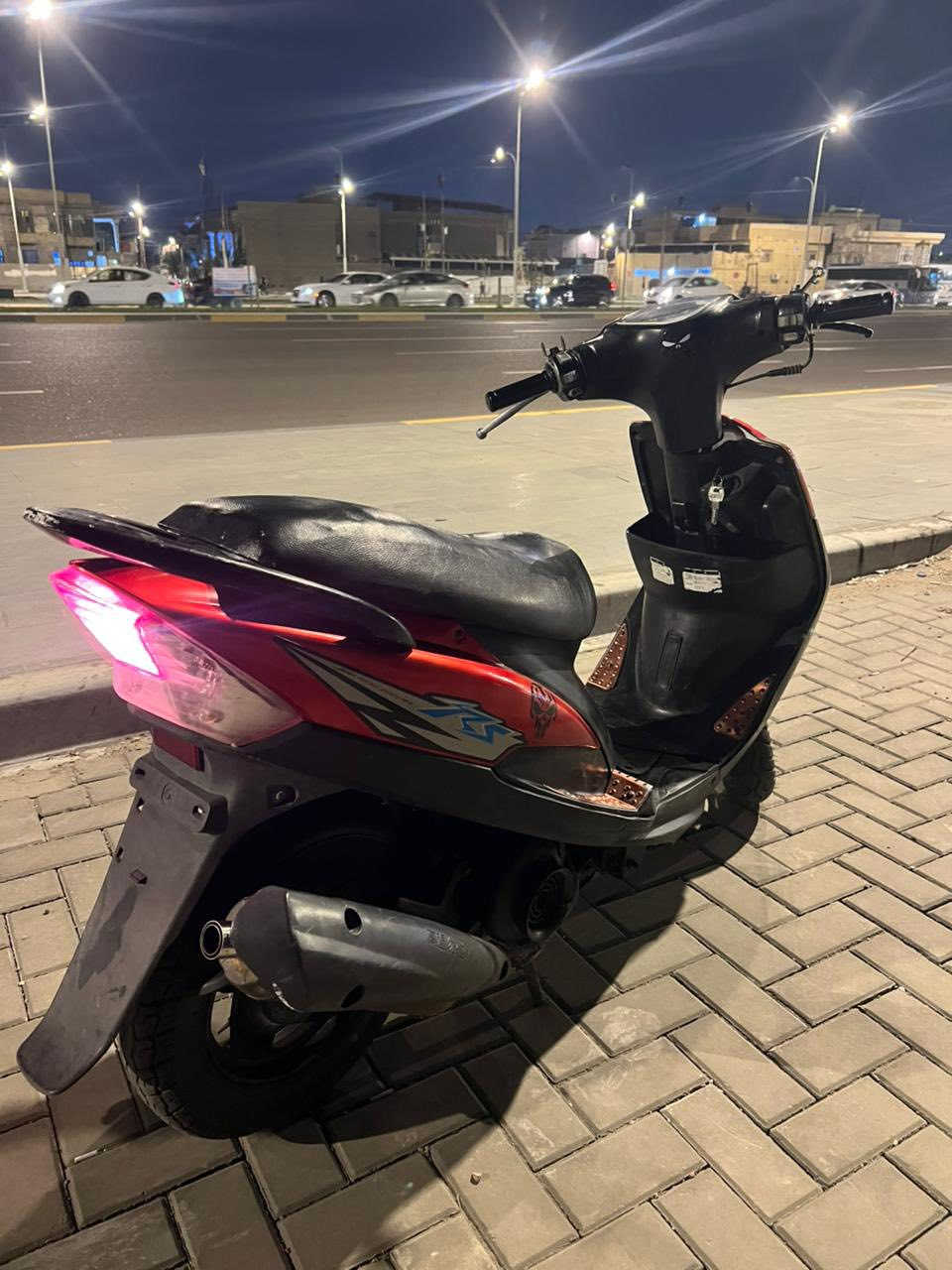 السلام عليكم ماكس عدله ياباني للبيع دراجه رمبه كفاله عامه كهربائيات كله شغاله دراجه بوشه 49 بلاديه بيه شلعه ومعدل تخبل كفراته الاصليه مختمه دراجه ختم واحد ويه المكينه بريكات امامي وخلفي شغالات دراجه ملاح ونضافه تخبل مكينه خرسه ماتنسمع مابيه لا نضوح ولا تنقيص ولا تبخير  وتخم تايرات جدد وبيه كزوز FM الاصلي يعني دواجه كله كامله مابيه اي نقص شغاله بكل وقت نص نكره وتخبل نعومته وانا بخدمت الشراي العنوان البصرة التنومه السعر خاص الرقم ***********
