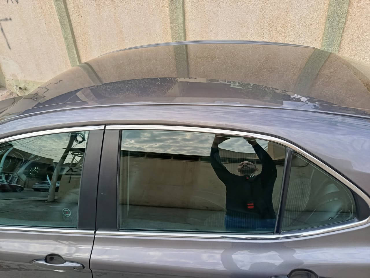 السلام عليكم ورحمه الله وبركاته تويوتا كامري موديل 22اللون نفطي حادث جاملغ خلف السائق كما مواضح بل صورة بجم كبس نصف مواصفات حجم محرك 2/500 ماشيه 125km  موجودة هزه شهر6 سنويا/ 2029الهاتف ***********السعر 215بيهامجال
