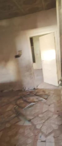 عندي   بيت بحي العامل  بل تجاوز  جنابات زغير مو جبير رايدي سعره 5 قفله...