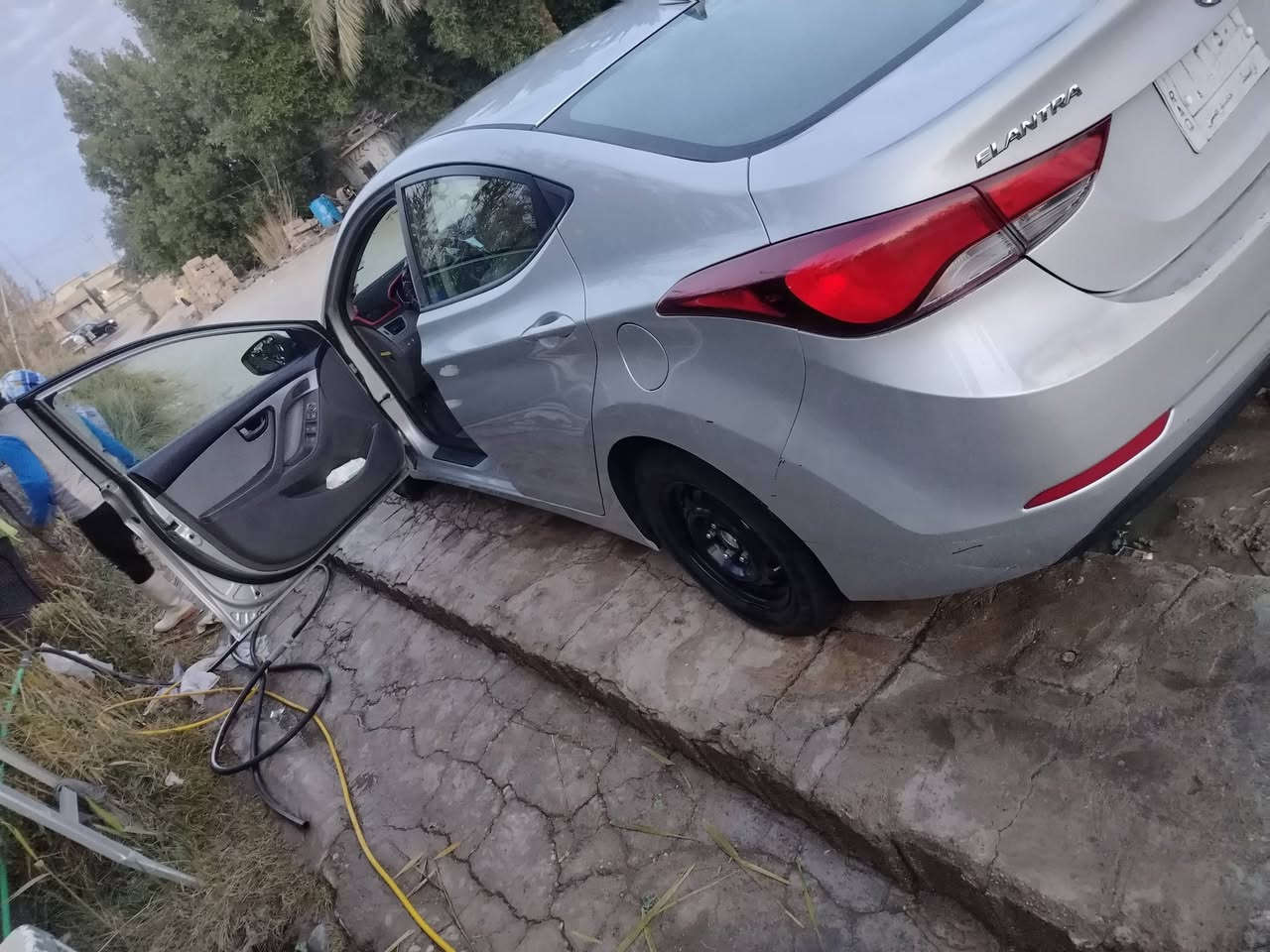 سلام عليكم النترا رقم واسط
موديل ١٤ سلفر
السياره ليبل واحد
وبيها طخه بالباب الخلفي موظحه بالصوره
السياره جاهزه وخير من الله
السعر ١١٠ وبيها مجال الشراي
اكرر واكول السياره ليبل واحد حادث خفيف بأمريكا
الاستفسار الاتصال ***********
