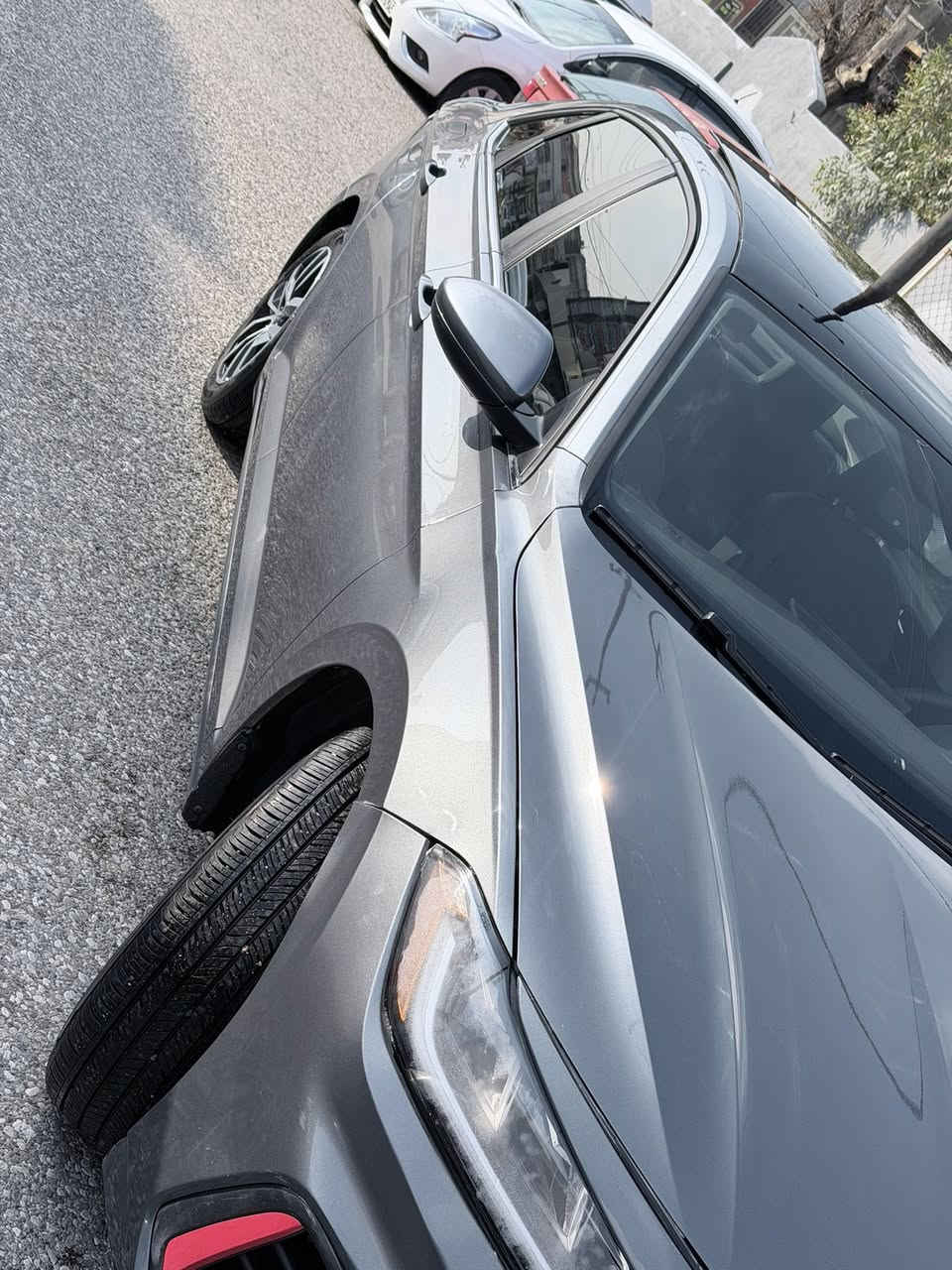 للبيع فقط
VW JETTAبلص SE 2025 
فولكسواكن جيتا 2025 
سياره مخرجه من الكمرك هزه قبل يومين مسويها 
السياره كلش نضيفه وما بيها اي نقص أرضيات اسبير عده كلهم موجودين وتصليح درجه أولى ع إيدي مصلحها ب موصل 
⚙️ محرك 4 سلندر 1.5L توربو

الحالة -الضرر _ ( جاملغ وبوند  )
▫️بانوراما 
▫️تبريد لمس 
▫️شاشه كبيره 
▫️بصمه + تشغيل عن بعد 
▫️كشن جلد كهرب وكشن هيتر 
▫️ويل ١٧ 
◽نظام دخول ذكي
◽كشنات تدفئة
◽نظام تحذير مغادرة المسار 
◽نظام محافظة ع المسار 
◽نظام نقطة عمياء 
◽نظام تنبيه حركة المرور الخلفية 
◽فرملة طوارئ تلقائية 

ماشية 8 الف mi فقط ✅
رقم كاتي تترقم شمالي مخرجه من الكمرك هزه جديده 

مكان السيارة العنوان موصل
السعر١٣٥ ومجال 
***********واتس

