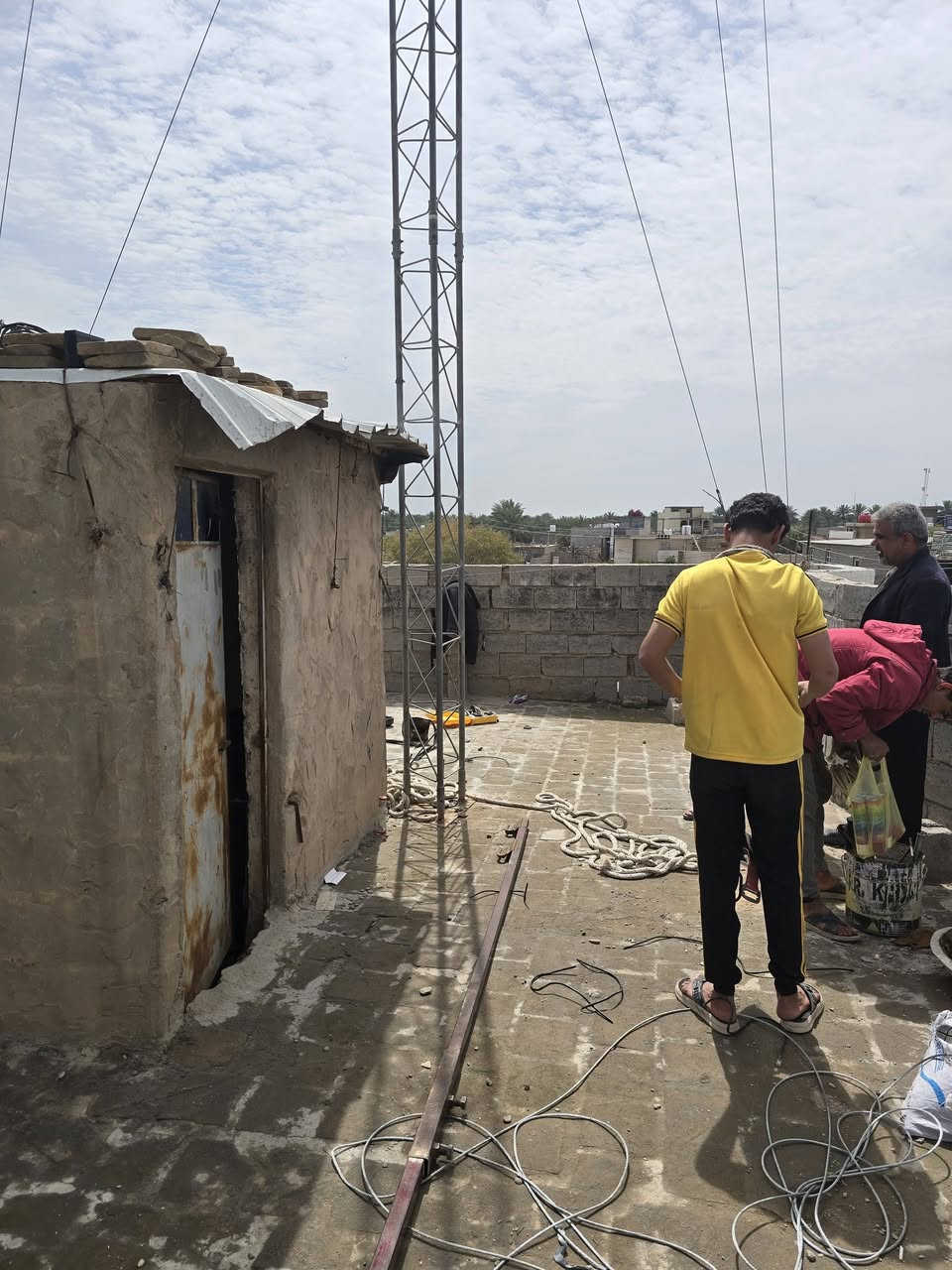 تم نصب ١٨ م كربلاء باب بغداد..
***********
علاء
