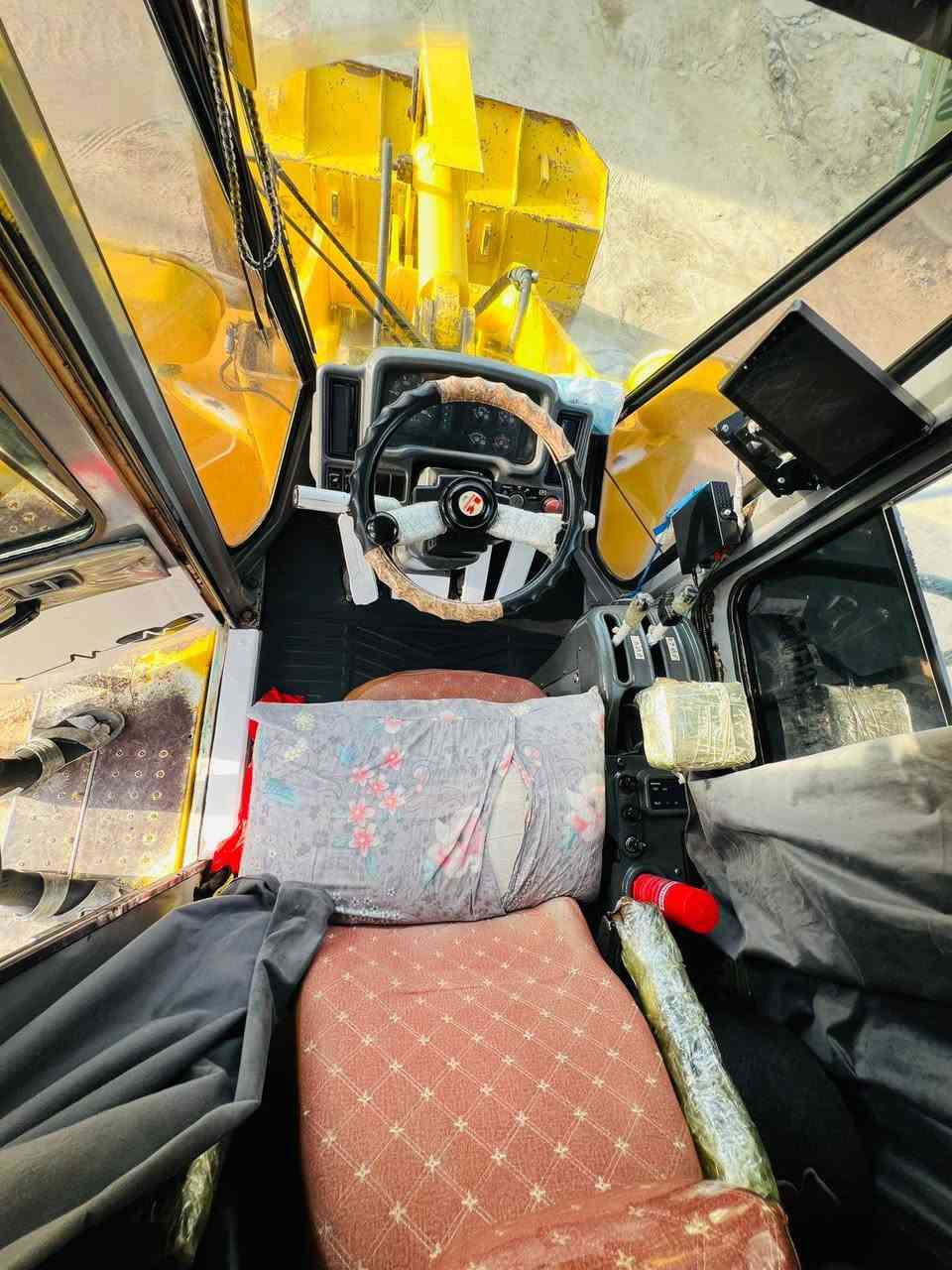 شفل كاوسكي حجم 65 مكينه ازوزه 6 اكسنات مكفوله مكينه خير من الله جاهزه لشغل رقم الهاتف
***********
