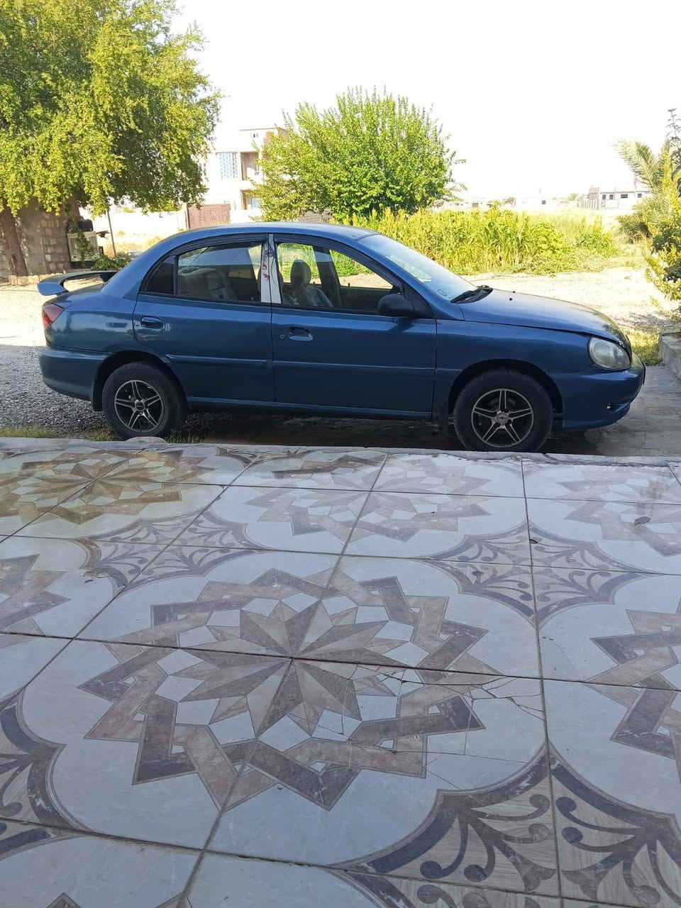 السلام عليكم
 كيا ريو موديل 2001 للبيع 🚗
​السيارة جاهزة وما تحتاج أي مصاريف، شغل وتوكل على الله:
​الرقم والسنوية: رقم أربيل دولي، سنوية جديدة نافذة للـ 2028 (شرط التحويل).
گير+محرك: فول نضافه
​الصدر: جديد وشرط الفحص.
​التايرات: طخم تاير جديد بالكامل.
​الإضاءة: لايتات زنون + LED داخلي.
​الداخلية: دوشمة جديدة ونظيفة جداً.
دواخل: شركه شخط مابيها 
​📍 المكان: [الشرقاط]
💰 السعر: [55ورقه] 
📞 للتواصل والاستفسار: [***********]
