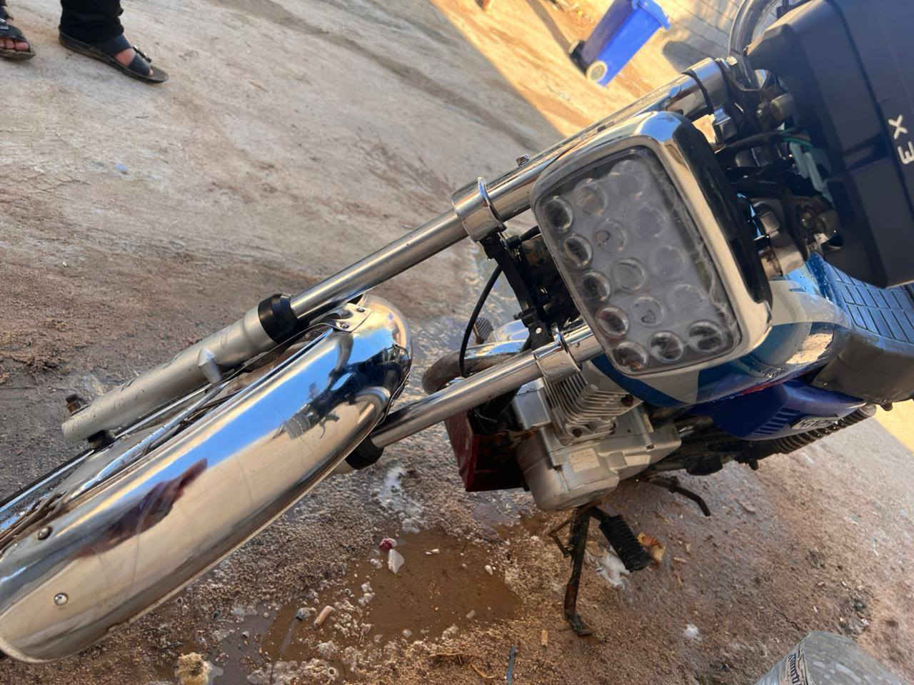 السلام عليكم دراجه ايراني مديل 15 الشاصي بس الدراجه تعمير يعني بس الشاصي 15 رقم وسنويه الدراجه مكينتها تخبل وحلوه لوحات مستلمهن بلبيت بس ماشادهن يعني كامله تحول بوجهك راعيها موجود ويريد يحول يمته ماتريد الدراجه عووها تلحيضات بصيطه السعر1500 وبيها مجال للشراي عنواني ابي الخصيب رقم***********
