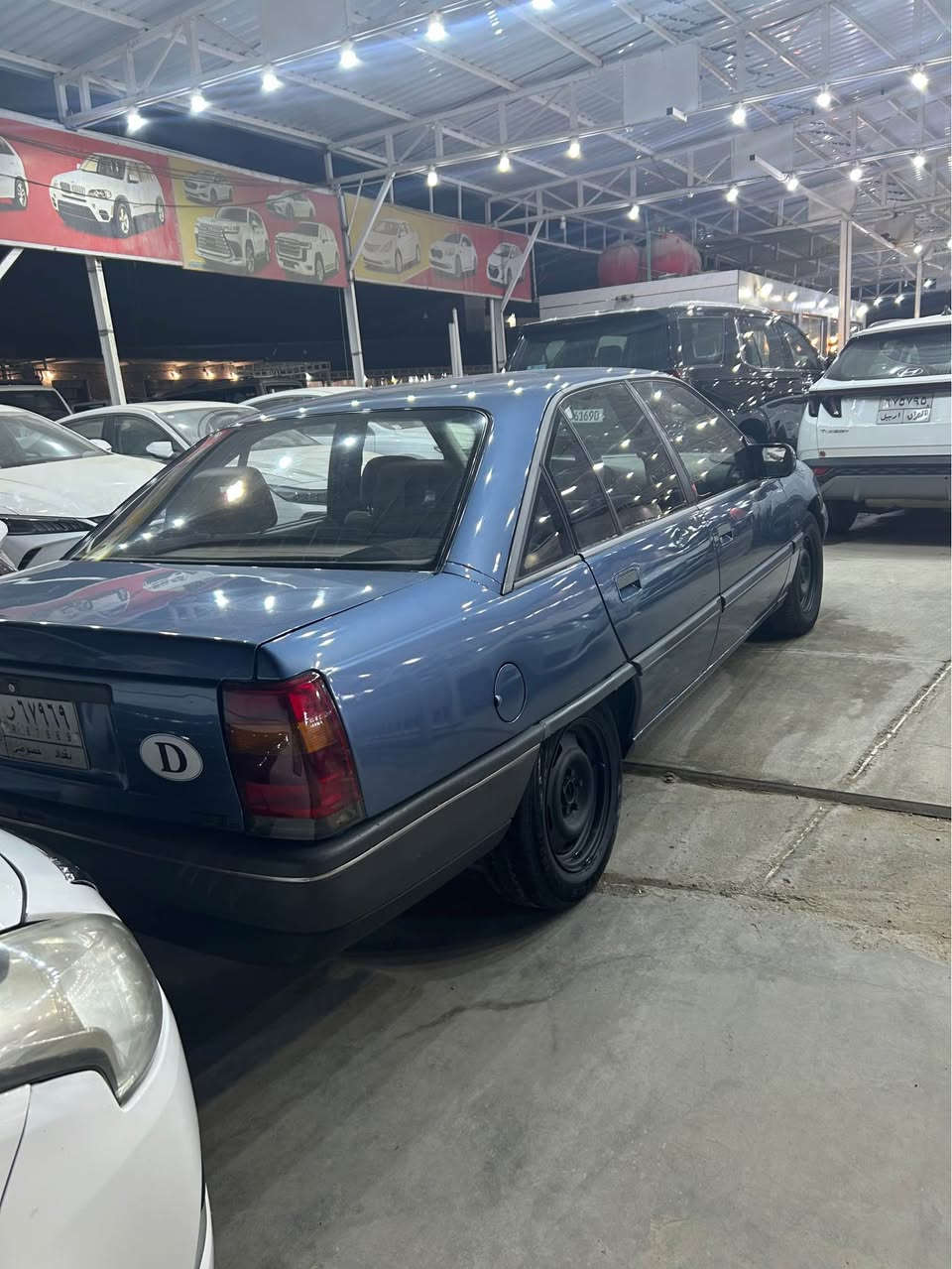 اوبل اوميكا معمره سيارة صبغ جاملغات خلفيه وقماره وجنطه رقم بغداد سنويه ماساقطه موجوده بنجف *********** النجف, العراق
