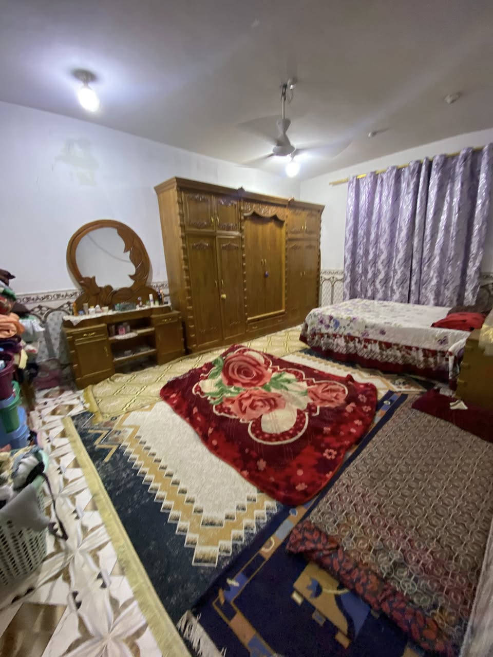 السلام عليكم بيت للبيع حواس حي العباس المساحه ١٥٠ متر غرفه نوم نوم صاله استقبال حمامات ومطبخ  ولقاط الفوك غرفه وصاله وحمام  اني مكلف بلنشر 

 لاستفسار لاتصال على لأرقام التأليه 

***********
***********ابو تراب الشمري
