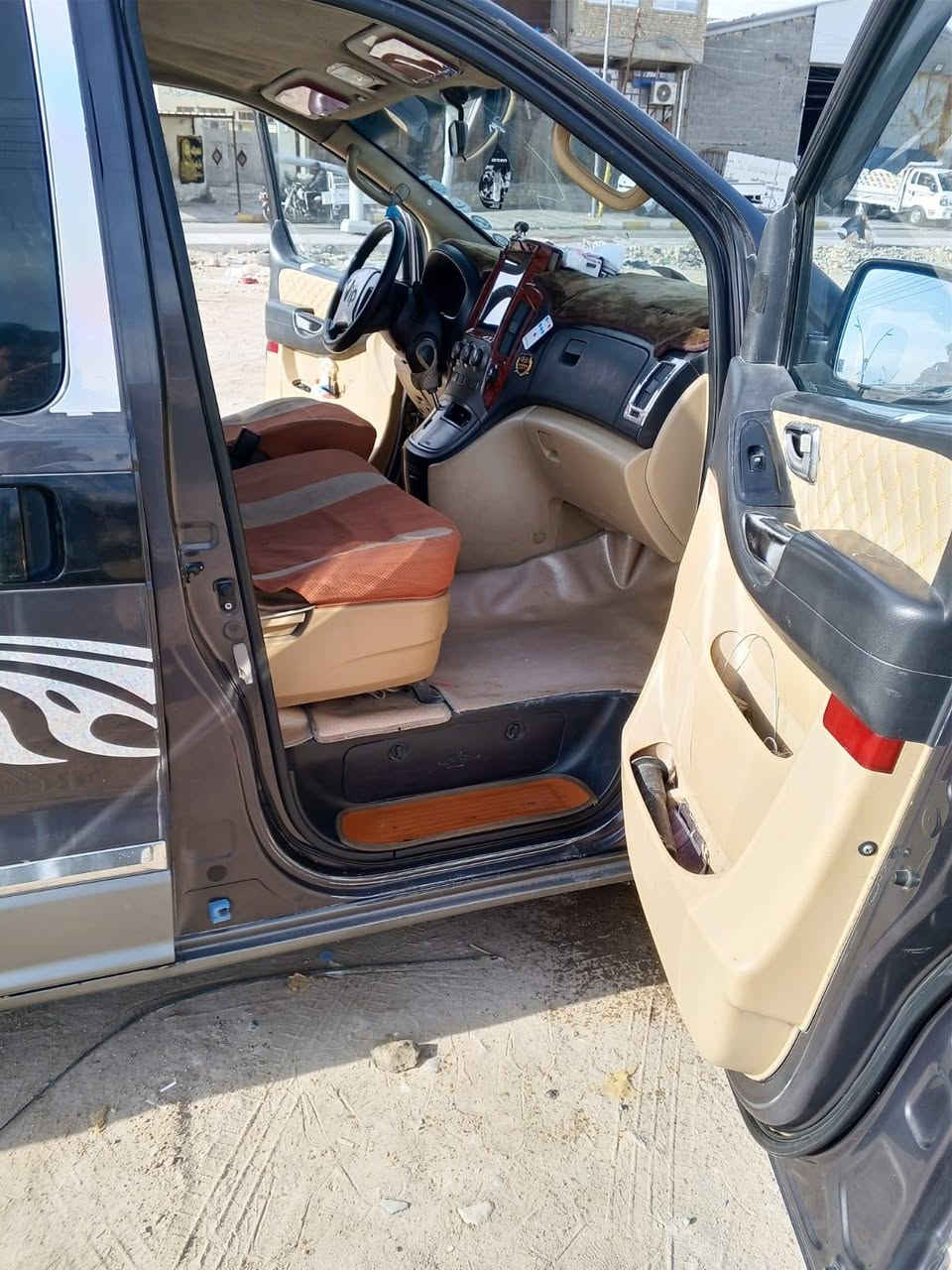 السلام عليكم ورحمت الله وبركاته رحمله والديك اقره المنشور اله تتصل
ستاركس للبيع مديل 2009 محور مسكر مكينه 9 لاتنقص وتبخير مكينه كير اكسن حداديه تواير تبريد كهربائيات كله شرط السياره بيهه طخه باب السايق قليله يم اليده وبيهه جاملق ايمن مبدل غير لون ومصبوغ وي لون السياره والباقي كفاله عامه شاصي مكفول قواعد دبلات من فوك ومن جوه كلشي مابيهن السياره رقم انكليزي وبسمي تحويل ثاني يوم غرامات هيئه خط وبحث مصفره من كلشي السياره جهازه على اخر حبايه الف ماتخسر عليهه من ايدي للشارع كبل تفحص السياره وتكاتب وياك بس اصوليات وعيب شرعي وشوف العين بعد ماينحمد الياخذهه كبل ايداور ماخليهه بسمي السعر 145 وبيهه مجال لشراي ورجا رجا انه مكلف بلنشر لحد ايراسلني اتصل على الرقم راعي السياره واتفق وياه العنوان ناصريه سيد دخيل ***********

هذه رقم راعي السياره وبلعافيه على اليخذهه
