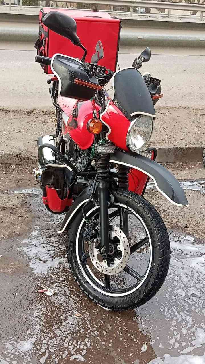 سلام عليكم
بوكسر موديل 2023 داخله 2024
الدراجه كفاله عامه بيه مضومت زنون كامله عالي ناصي الدراجه ماشيه 17حقيقي سعره 2950 
وبيه مجال مكاني دوره 
***********
