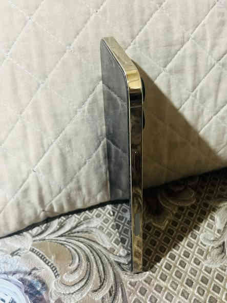 بطاريه 86 مكفول من التبديل والفتح شاصي حيل نضيف ما عدا الكسر الي بضهر مماثز على شي ابد  نموذج LL/A امريكي اصل الجهاز شحن يطول يوم كامل يشهد الله جهاز  ما مستدبل اي قطعه شرط الفحص وين ميعجبك ما عدا الكسر الي بظهر ما ماثر على اي شي ولا حتى مفطور ابد ملحقاته فقط كيبل الاصلي وكفر كارتون مو وياه شادله لزكه حمايه + حمايه عدسات 2
مكاني بصره السعر 525 وبيه مجال حك الجيه 
الرقم ***********
