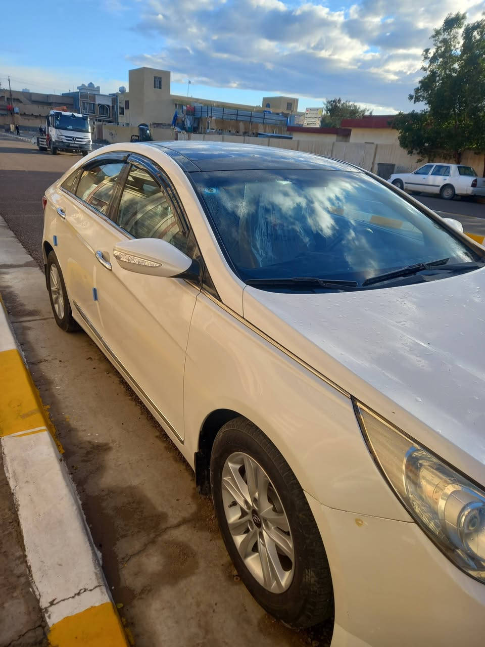 سلام عليكم للبيع سوناتا خليجي 2011 رقم بغداد دولي بأسمي محرك دوش 2400 مكفوله من صبغ سياره فول عده بصمة  مري شفط تبريد قطعتين سقف بنراما سعر 125 وبيه مجال بسيط مكاني فلوجه شارع40 \***********
