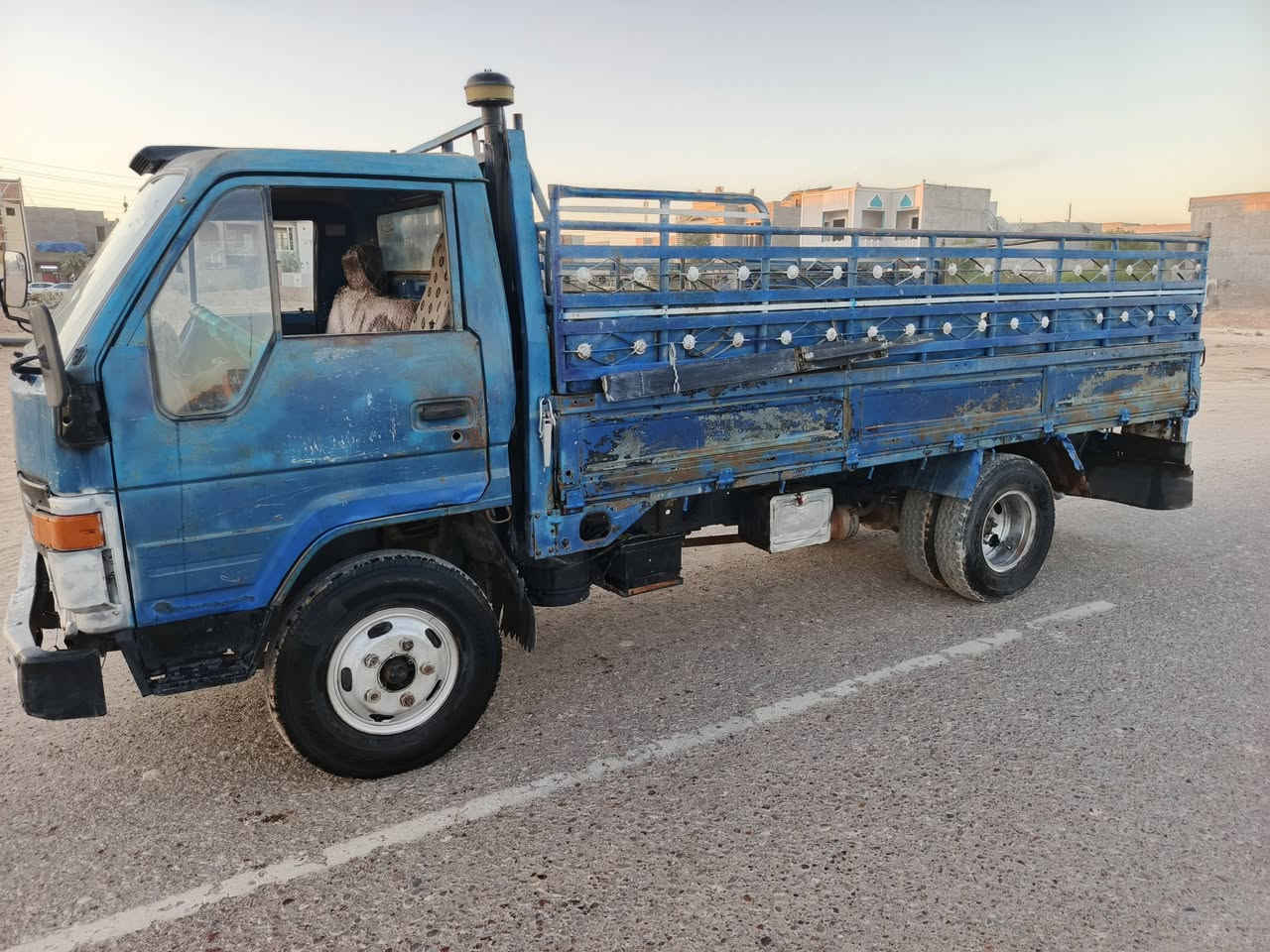 سلام عليكم دانية للبيع موديل 85  قلاب  محرك كية رقم انكليزي صلاح الدين المكان تكريت الديوم 
الاستفسار عل رقم ***********
