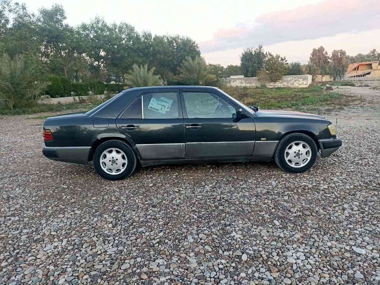 مارسدس للبيع
موديل 1990
رقم ديالى باسمي تحويل ثاني يوم
مكينه وكير  بطه 2500 مكفولات
قواعد دبل سليمه 
صدر جديد تخم تاير جديد
تبربد شغال 
باتري جديد 
كهربائيات شغاله 
ترايك وين ما تريد 
السعر 52وبيهة مجال
المكان ديالى المقداديه
الاتصل***********
