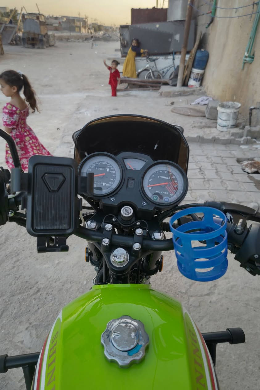 سلام عليكم اللهم صلي على محمد وال محمد جديد جديد دراجه شاينگ للبيع كلشي بل دراجه شغال اخت الجديده رقم بأسمي ثاني يوم احولك رقم بصره دراجه تفتح سويج تطلع بيها للسعوديه مكينه 150 أفضل مكينه جنيتها بحياتي الدراجه صارلها 3شهر طالعه من الوكيل سبب البيع اريد اشتري سياره 
السعر 2مليون و100 وبيها مجال للشراي الموشراي اطلع گبل 
مكاني بصره بل تنومه وأتواجد بل جزائر دراجه تاخذها تنام ونته مرتاح من كل النواحي مكينه +كهربائيات + رزانه + جمال ***********
