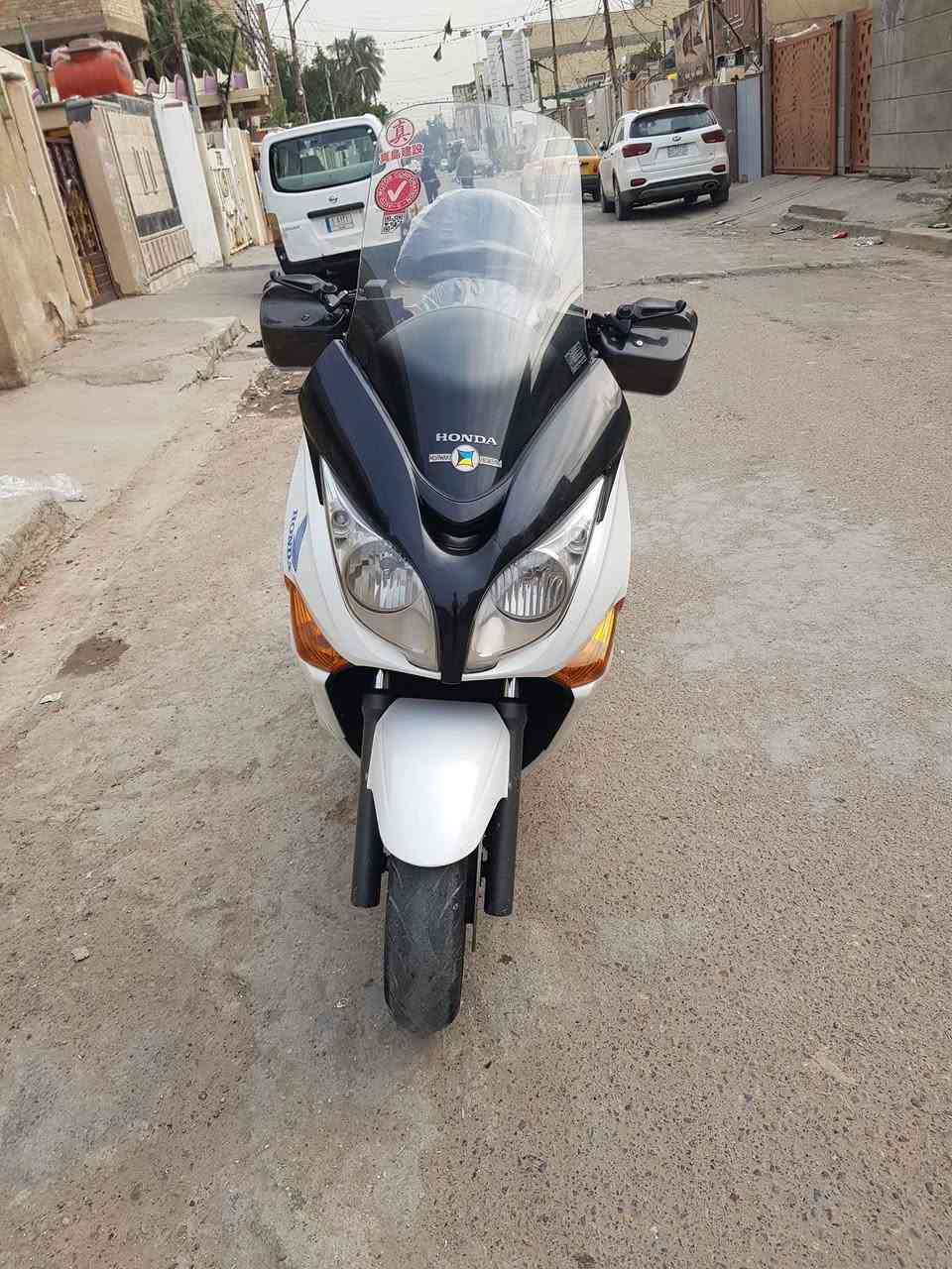 سلام عليكم سلفر جيتي مكينه 600 دراجه نضيفه كلشي بيه شغال مابيه نقص سويجين سكيورتي سعر 23 وبيه مجال مكاني بغداد مدينه ***********
