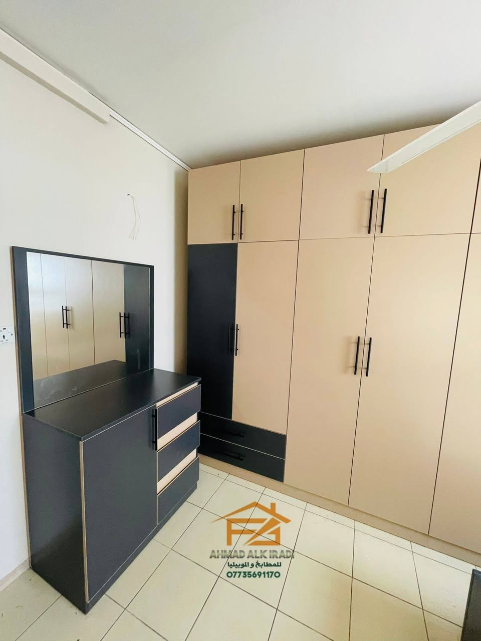🛠 نصمم  🥸🪚 🥸 نبدع 🪛 💪🔨 نتميز ⭐🌟

🛏 تصميم وتنفيذ غرفة ڪاملة 
 ↩  سرير نفرين 
 وكنتور 8 أبواب ملحق 
+ ميز تواليت 
🌀 خشب  Mdf تركي درجة أولى ..
 🔹️تنفيذ  ...
  موديل عملي وأنيق  في شقق بسمايا ..
حسب طلب الزبون 🤩👌... ومستعدين بتجهيزكم بأي موديل أو لون حسب طلبكم ومن أرقى أنواع الخشب  🤩👏
🔱 مع ضمان الجودة والمتانة و جمال التصميم  👏💪
تجدونها فقط عند #الڪرادي_للمطابخ_والموبيليا  🤩🤩

🔻
🌇 العنوان // مقابل مجمع بسماية.. قريب من حلويات برهومي 
(حلويات برهومي اكو شارع بصفهم تدخلون بي وتتصلون بينا ندليكم على المعرض ....

🔽
📲 للاتصال والاستفسار ،،، ((( *********** )))
احمد الكرادي ↩ متوفر واتس 

⭕ او مراسلة الصفحة وسيتم الرد بأسرع وقت مع فائق التقدير  🌹
