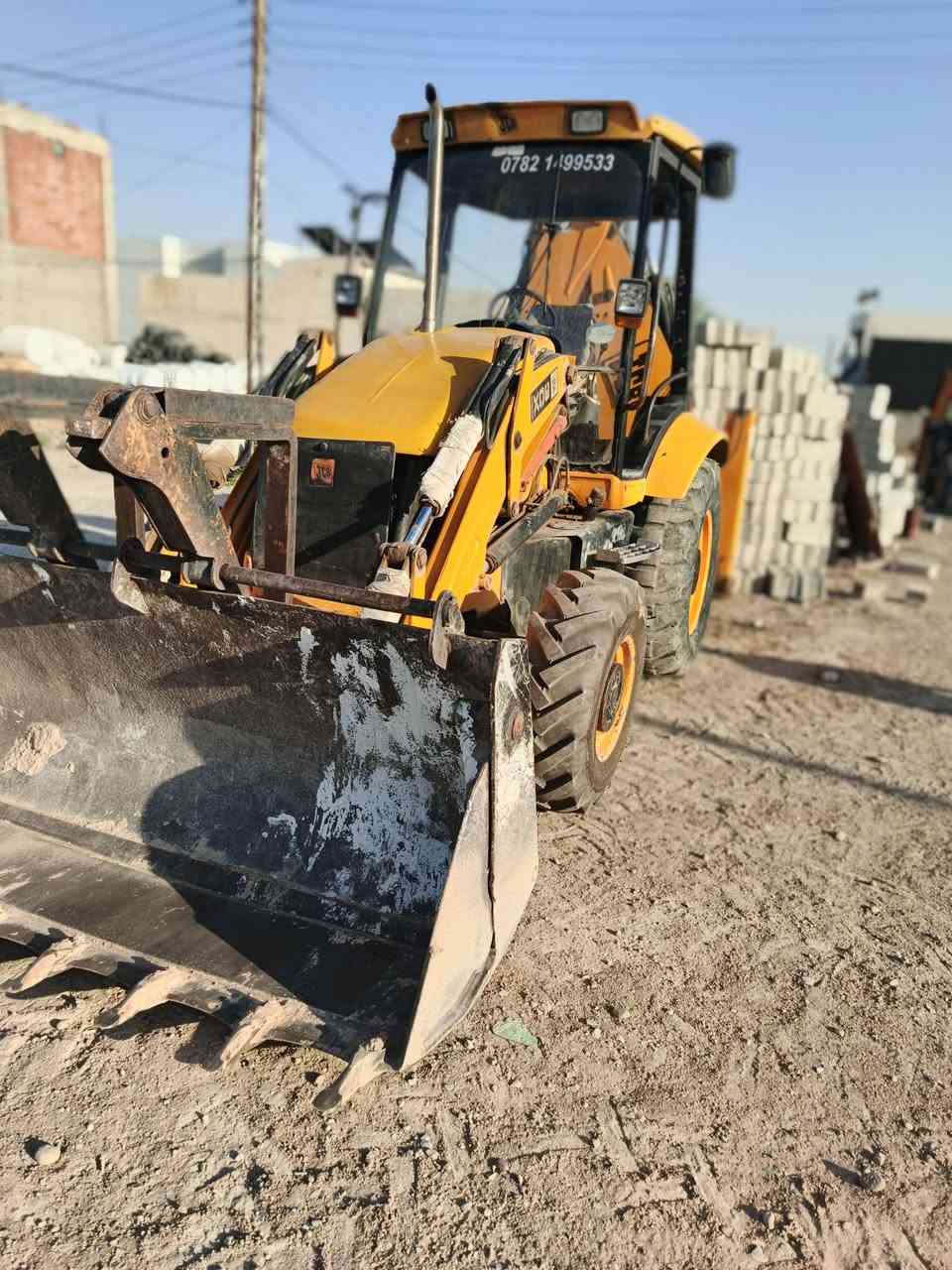 JCB 2009
للبيع جي سي بي  2009
حجرية فول عادي 
سلايت مقص شوكيه كير عادي 4نمر
كلشي على وضع الشركه ما مفتوح برغي 
سنويه لل 26 
السعر 290 وبيه مجال 
شرط التحويل
***********
