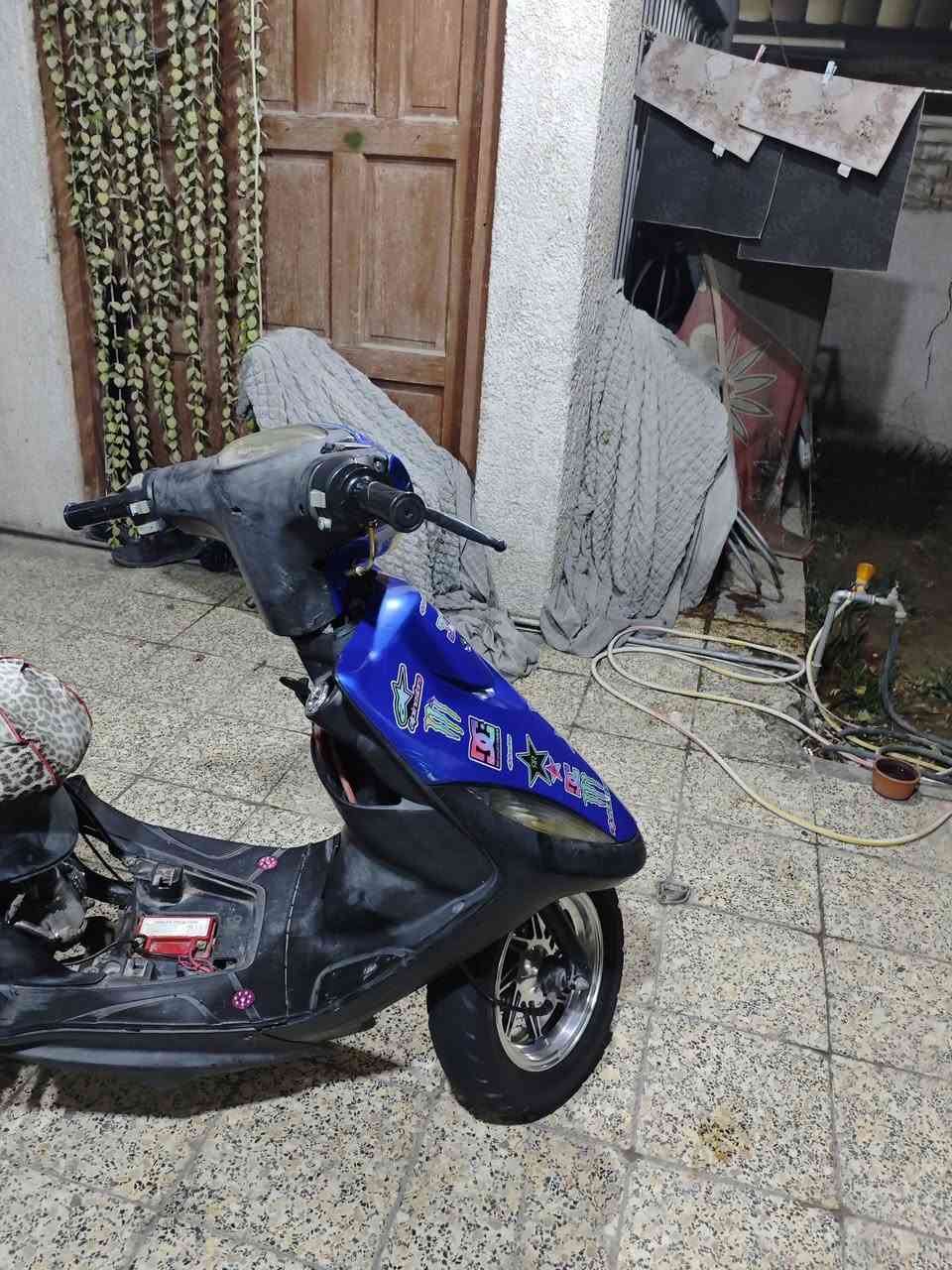 سلام عليكم دراجه للبيع ماكس عدله دراجه نكره سلف مكينه  نضيفه تجفيت جديد بوشه 55 وسوادات الكور والباتري موجودات وياله رياضي نجمه صالنصه توبو كلجات رياضي تايرات جدد  دبل خلفي رياضي بكلايت اربعه ولف دراجه شلعه  ومعدل خير من الله نقصه فقط دشبول ولايت سعر 550 وبيه مجال مكاني بغداد الدوره ***********
