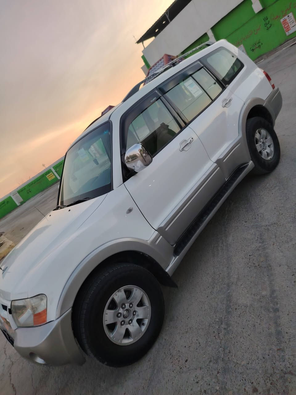 بايجيرو خليجي السياره مكفوله كفاله عامه من الصبغ او الحادث عدا شبر صبغ يم قبق البانزين والباقي مكفول رقم بغداد ألماني مشروع وطني الرقم الجديد انكليزي دولي موديل ٢٠٠٧ محرك ٦سلندر ابلادي ممفتوح علئ وضع الشركه كير ابلادي صدر جديد تخم تايرات جديد كامره حساسات تحكم استيرن ٣ قطع تبريد ٧راكب كشنات مخمل مغلفه جلد السياره بيه منظومه غاز اصليه السياره جاهزه من كلشي اي نقص مابيه السعر ١١٥ اوبيه مجال الاتصال ***********
