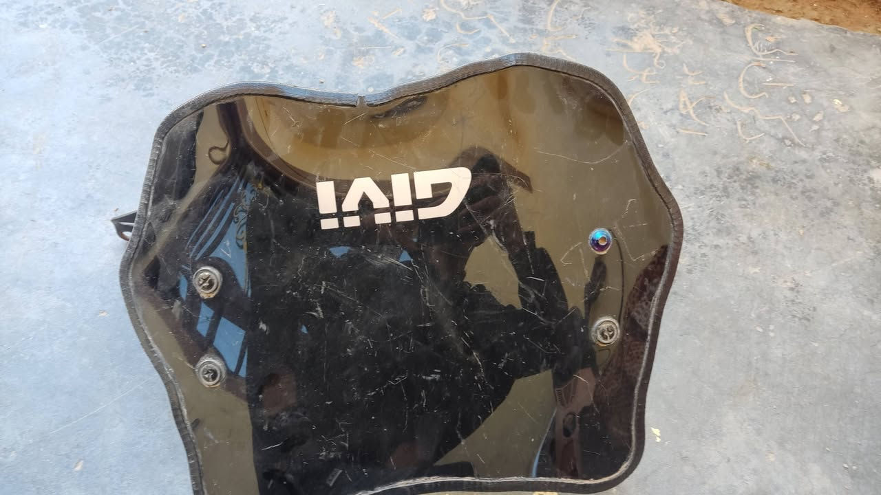 غراض مال مطور لبيع مع سقفيه وغلاف بودي داخلي كامل للبيع


**إذا كنت صاحب هذا الإعلان وتريد حذفه لأي سبب، رجاءا أرسل رسالة إلى الدعم الفني**