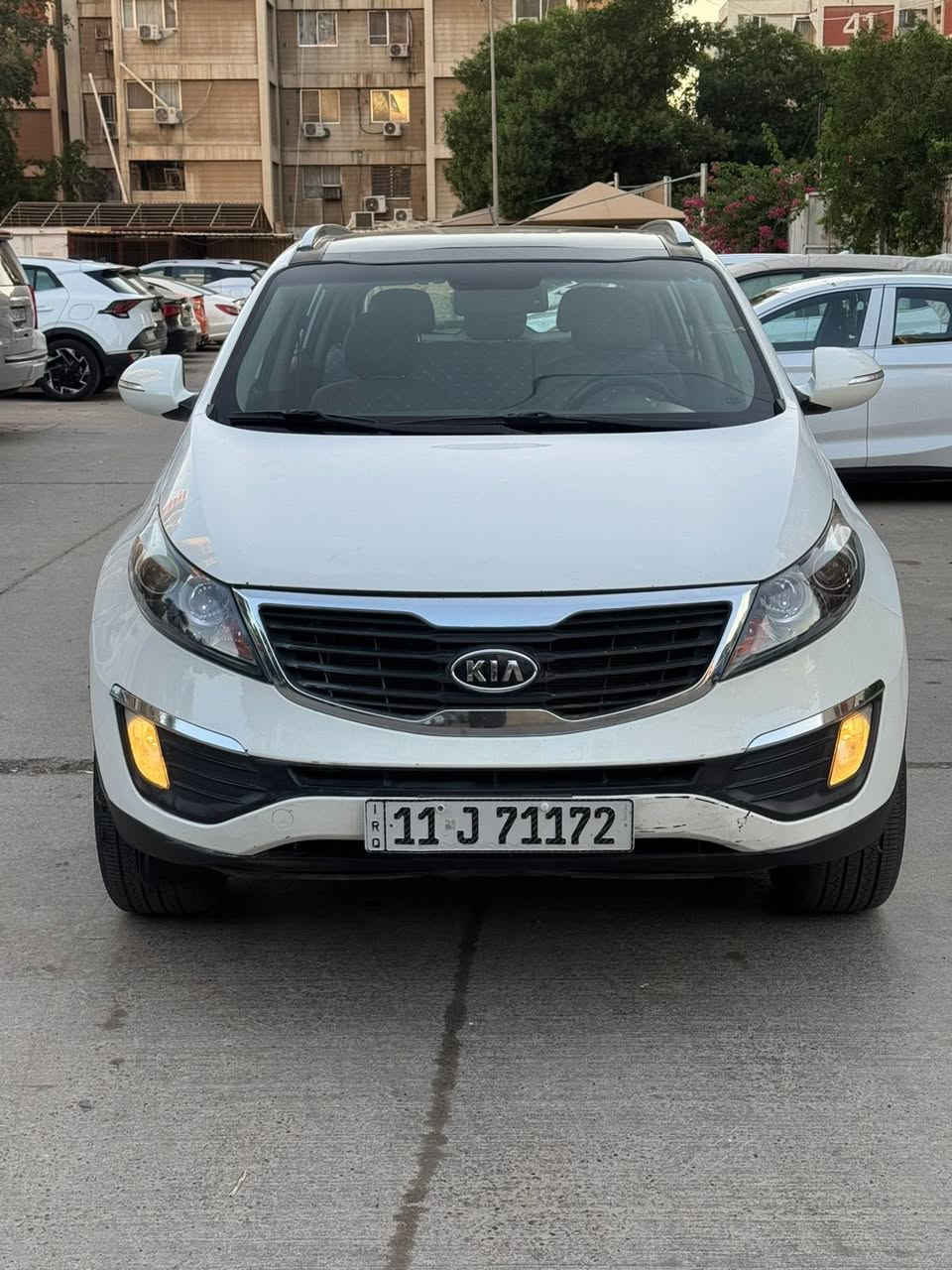 سبورتج خليجي ٢٠١١ 
ماشيه حقيقي ٢٦٠ ومن تعبر ١٢٠ الجرس يشتغل
مكينه ٢٠٠٠ دوش المرغوب
بانوراما 
مري شفط 
كاميرا خلفيه ابلاديه
شاشه تاب 
حساس خلفي
تخم تاير جديد
خمسه ويل كب 
مازدات امامي جديده
منظومة زنون 
سياره مال بيت كلشي بيها بلادي 
فقط قطعه صبغ بدون دواخل جاملغ ايمن امامي 

كير مكينه وضع شركه
رقم بغداد الدولي وهزه جديده باسمي شرط التحويل
*********** مكان السياره بغداد الصالحيه مقابل مجلس محافظة بغداد 
السعر١٢٩
