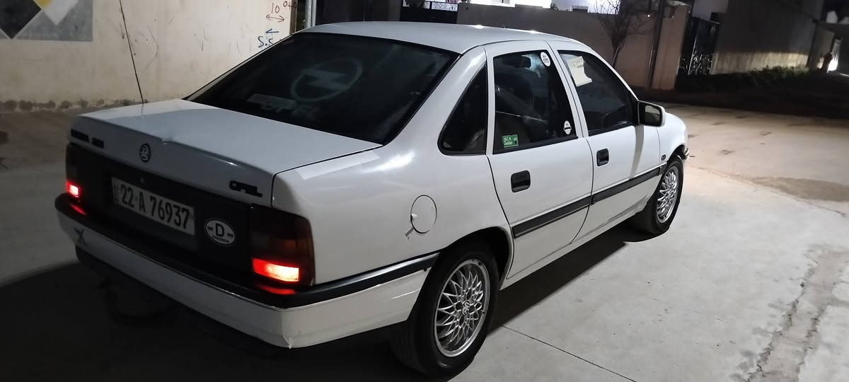 ئۆپل 1992 مەکینە 20گیر تۆماتیک ABSجوار 4جام کارەبا قوفل مەرکەرزی ئاوینە کاربا بی دەعم لیدراو  نیە سەنەوی تازە تەواوبوە کۆبون بەنزینی هه یه شەرت مەکینە گیر نموونە لە باکی سعری 46ژم ***********فایبەر وەتسئاب كركوك, العراق
