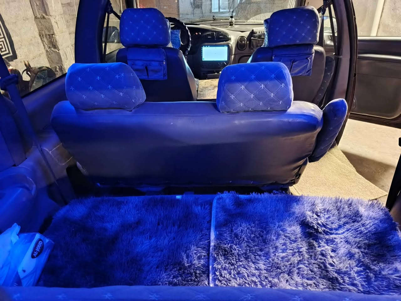 دوج كرفان 7راكب موديل 2000. محرك  2400. بلادي مابيها اي نقص رقم بغداد دولي شاشه تبريد تتدفئه . دوشمه داخل كامل السياره بلاديه سنويه جديده تحويل وكاله ماسوي ***********السعر 53
