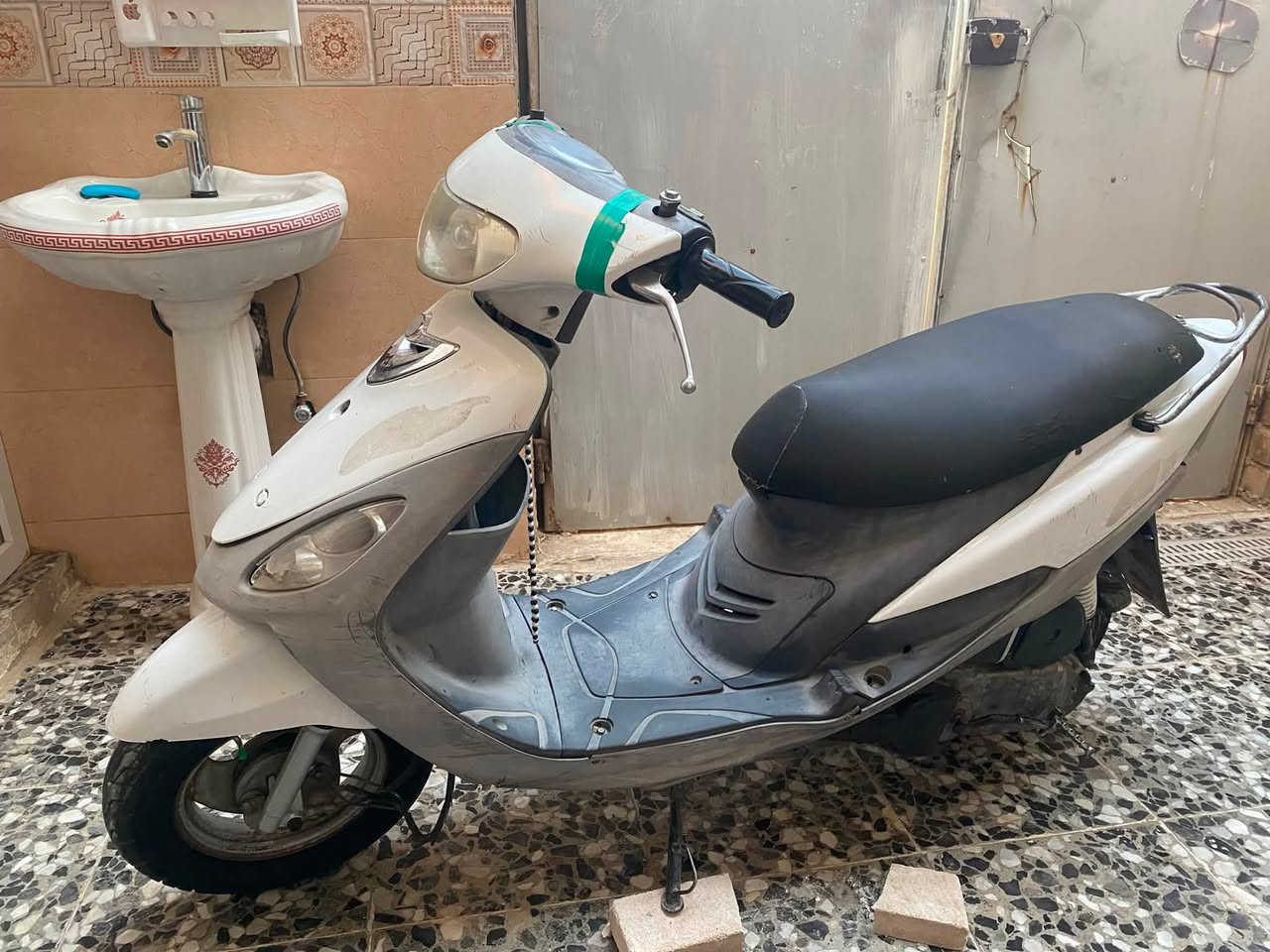 سلام عليكم دراجه ماكس منغولي دراجه نضيفه مال بيت مكينه مفتوحه بس عوزه كابريتر لا تنقيص ولا تبخير ً وبسعر ٣٢٥ وبيه مجال  بغداد بلديات 
***********
