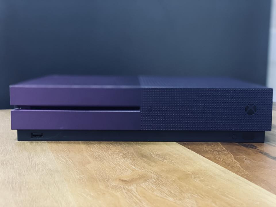 السلام عليكم
للبيع فقط 
Xbox وان (S) ذاكرة 1 تيره 
نسخة فورت نايت لون بنفسجي غامق 
مميز الجهاز ماداخل صيانه ولامفتوح 
((الجهاز نضيف جداً استخدام قليل ))
كامل غراضه وياه اليده الاصلية وبطارية 
وقاعدة شحن واير ليس 
ويه يوبي اس فاربر 850 استخدام قليل 
جداً  وسماعه 
مكان بغداد اليرموك ( توصيل ماعندي )
سعر ((( 250 الف قفل ))) 
***********
