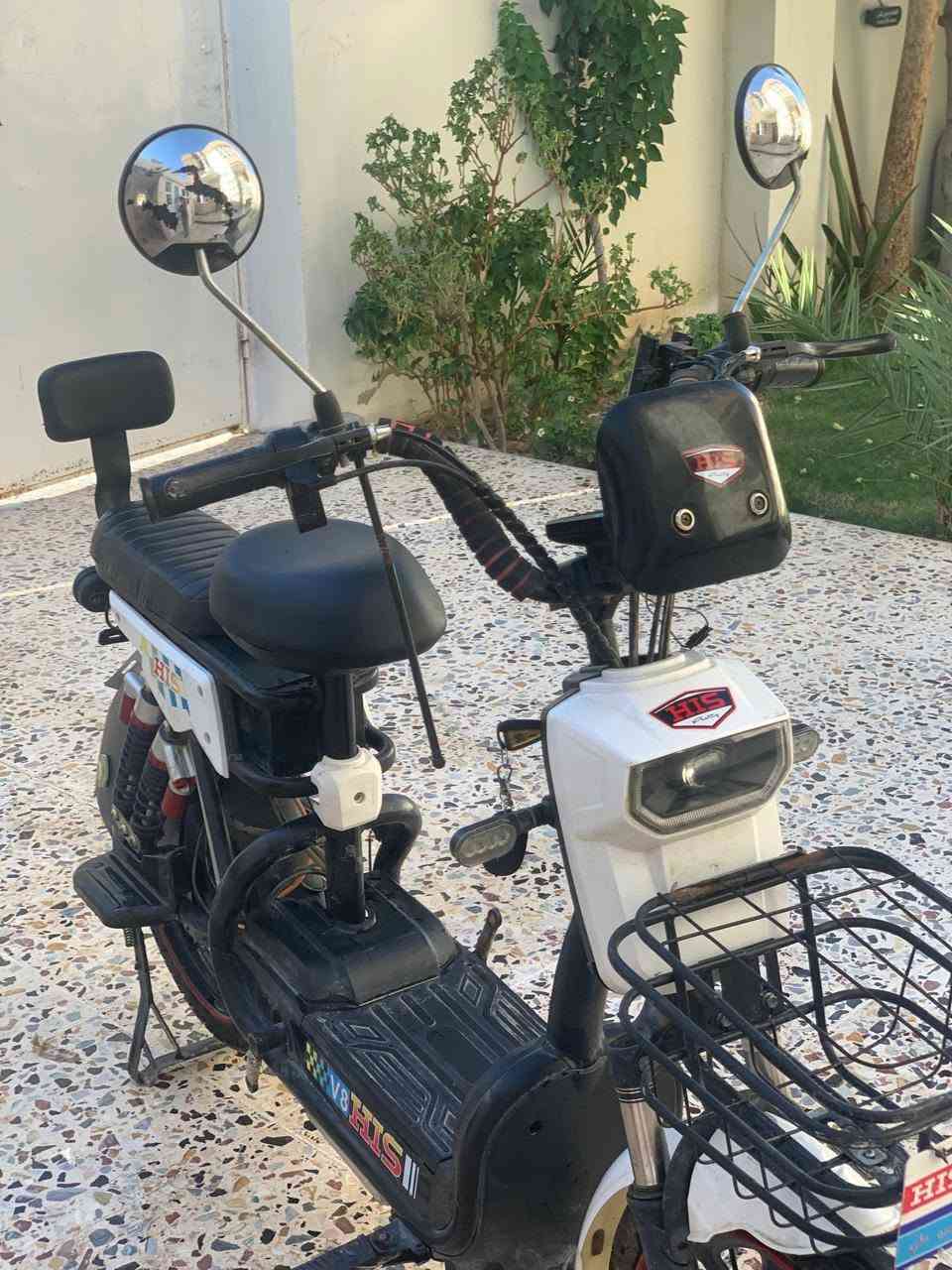 السلام عليكم
دراجه شحن  نوع His v8 آخر جيل جيل الثامن للبيع موديل 2024  🔴 حجم 20
-المواصفات-
1- حجم 20
2- 5 بطاريات كبار 
3-اشاير يمنى ويسرى
4- ستاند موبايل قوي 
5- نظام حماية (فتح وقفل) عن طريق البصمه
6- لايت LED 
7-دبل اشاير 
8- نضام 4 سرع  
9-سرعة 99 حقيقي 70
10- طلاعات جانبية
11-شاشه ايباد تعرض العطل
13-اشاير الوان جانبيه 
14- تايرات جوبلس اصليه 
6-15 دبلات 4خلفي و2 امامي 
16-بريكات هيدروليك 
17-دراجه تمشي 40km بشحنه الوحده 
18- 4 ساعات تفوق شحن 
19- شاحنتهة الاصليه وكاله His
20-ربط بلوتوث صوت عالي
21-نظام تشغيل سويج
دراجه وضع الشركه ونظيفه وممبدل بيها شي
.
السعر 350 الف (🔒)
هاتف: ***********
