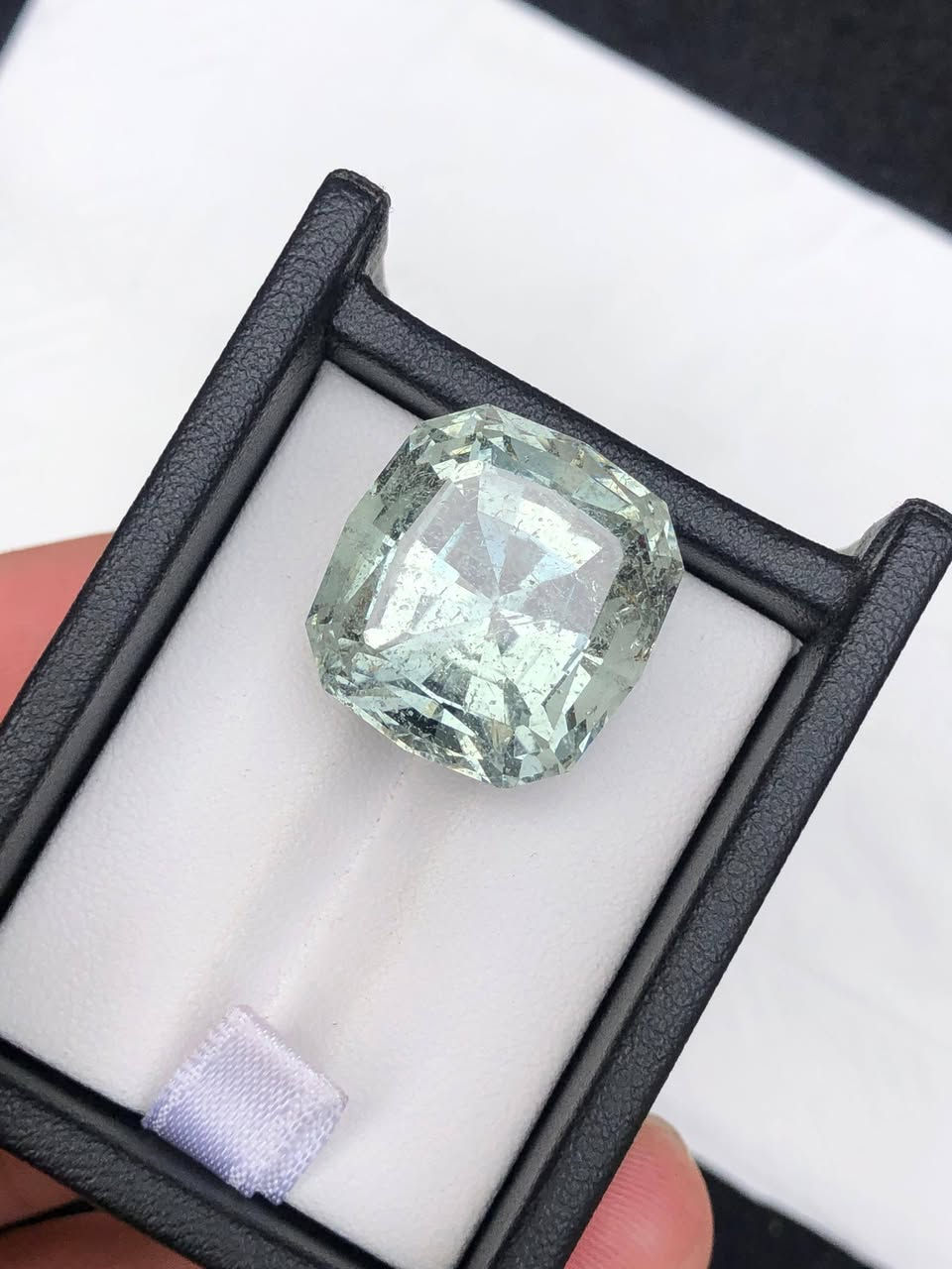 Gorgeous faceted Natural Aquamarine available
Aquamarine 
Weight: 33.15 carats 
Dimension: 19.2*18*14.8mm
Clarity: slightly inclusion 
Origin: Africa 
Available for sale PayPal account and Bank transfer accepted


**إذا كنت صاحب هذا الإعلان وتريد حذفه لأي سبب، رجاءا أرسل رسالة إلى الدعم الفني**