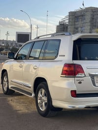 لاندكروز GXR • ٢٠١٥ • ٢٦٠ ألف