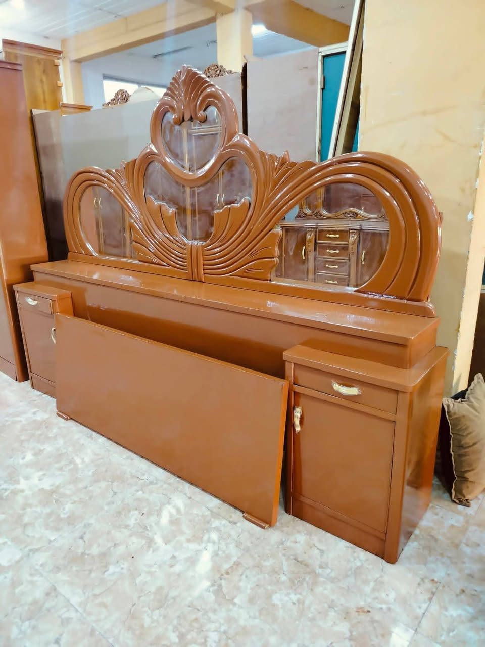 السلام عليكم غرفه مستخدمه عنوان واسط العزيزيه شارع التربيه يوجد واتساب ***********السعر خاص توصيل لجميع المحافظات 🇮🇶
