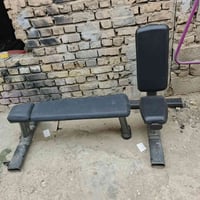 مصطبتين نضافه 90% 100 عدنه كافت المحافظات تصال على رقم 07710441283