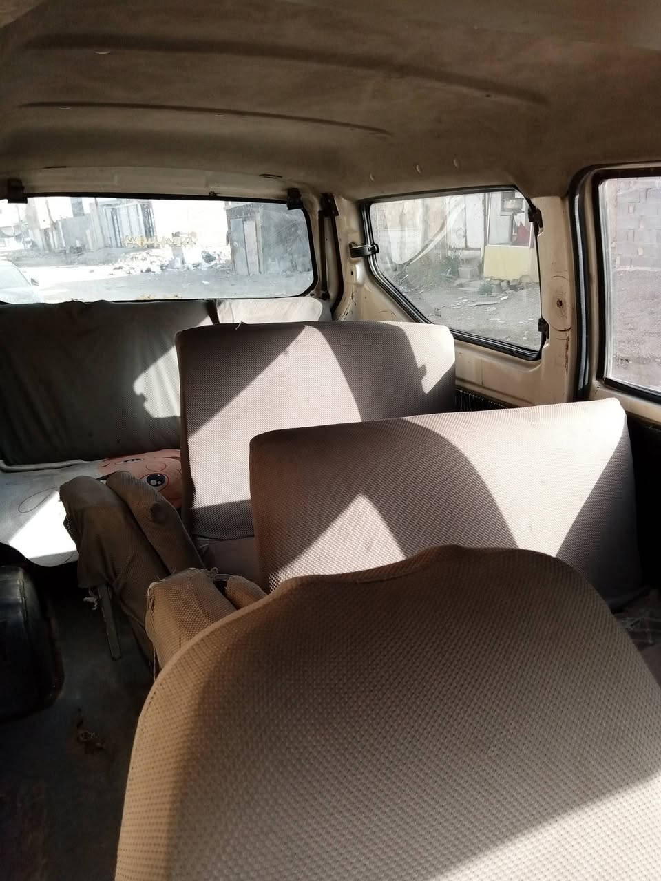 سياره ليفان 2013/بغداد خصوصي /سياره خير من الله مكينه وكير /10/ راكب خصوصي رقم انكليزي /سياره ابسمي شرط التحويل تبريد  شغال قطعتين السعر/35. وبيها مجال /هاتف ***********
