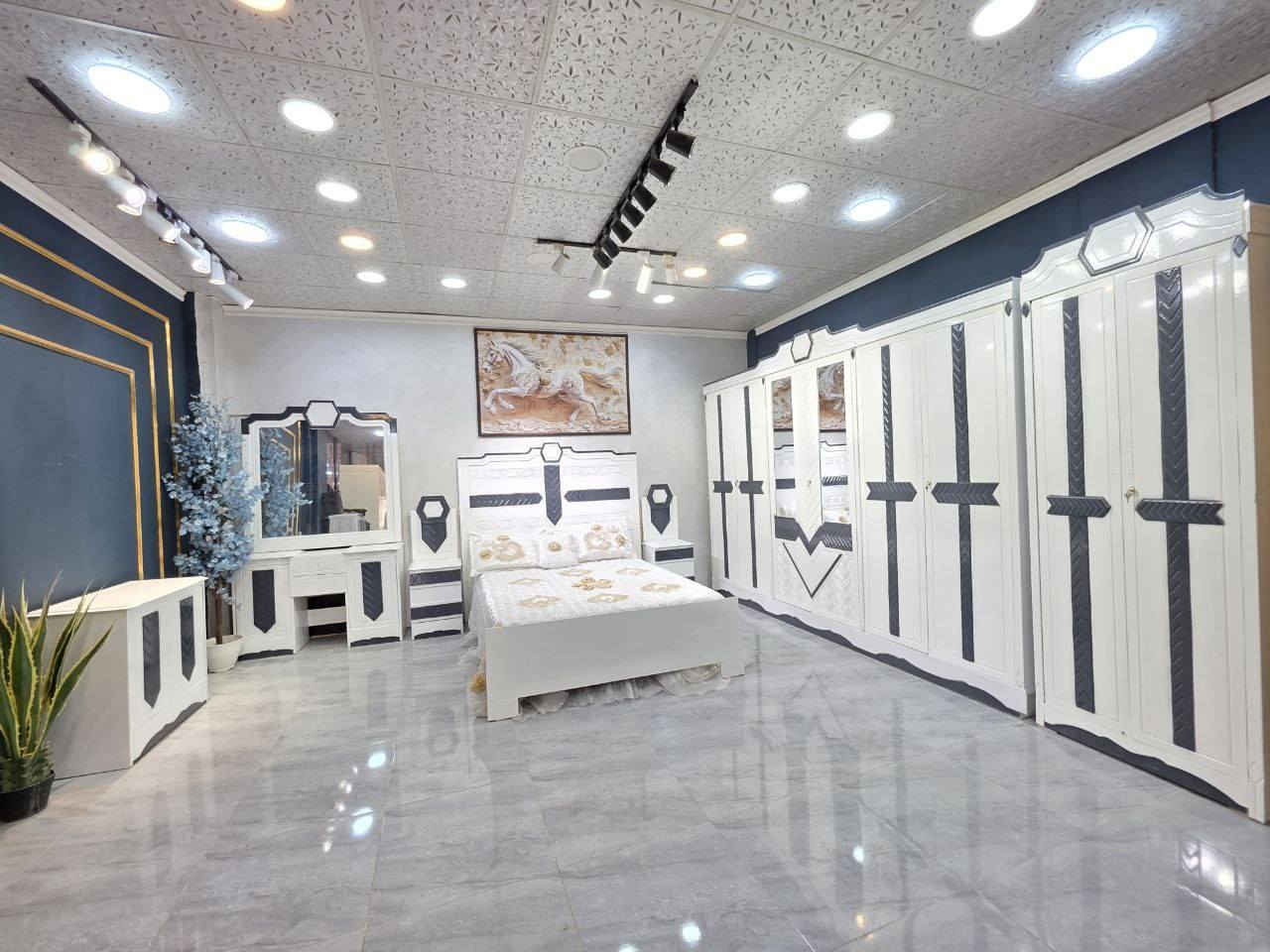 تفاصيل الغرفة المرمري 

 خارج ٤ملم ام دي اف 
وداخل صاج ٣ملم 
صبغ حراري  درجة اولى 

عدد القطع  7 قطع 
جرباية  قياس  ١٦٠ × ٢٠٠ 
ميز جانبي ايسر قياس ٥٠
 وميز  جانبي  قياس ٥٠
 زاوية ارتفاع مترين عرض ٨٠
 وميز بلازمه  
وميز مراية ارتفاع مترين عرض ١٢٠
 وكنتور ٦ باب  ارتفاع مترين و١٥ طول ٣ متر و١٥
السعر 950 الف
شازلون وطابورية ب 50 الف 
دوشك ب160 الف
للحجز مراسلة ع واتساب
 ***********
