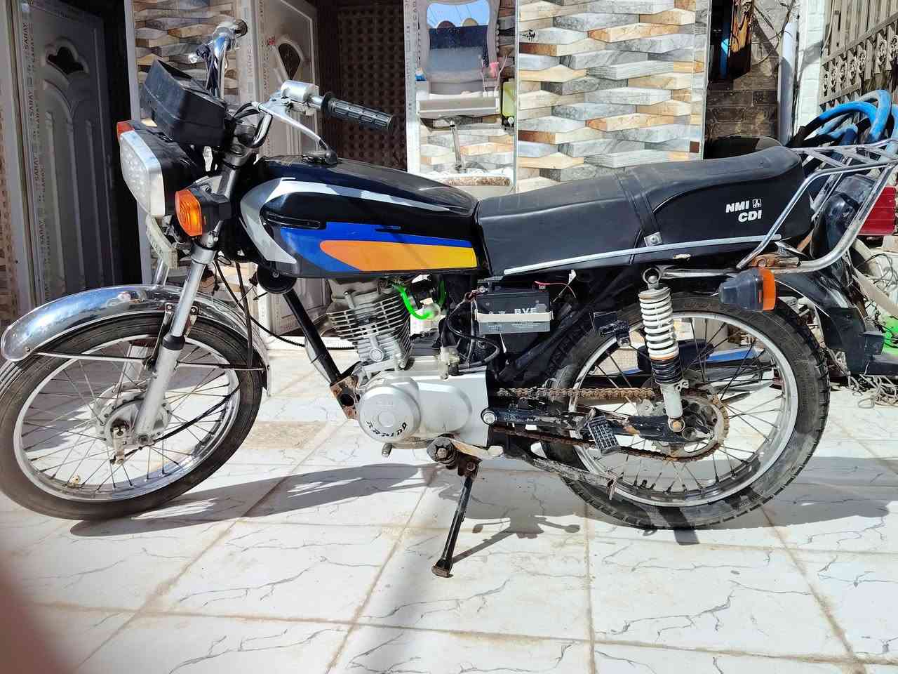 سلام عليكم
دراجه ارقام رقم ابيض انكليزي 
شاصي 23 ومكينه 26
الدراجه كهربائيات شغاله من الدعاميه لدعاميه 

مكاني ديوانيه شافعيه 
ثاني يوم اداورلك ابأسمك السنويه 
ابيع نقد وقصاد حسب الاتفاق 
***********
