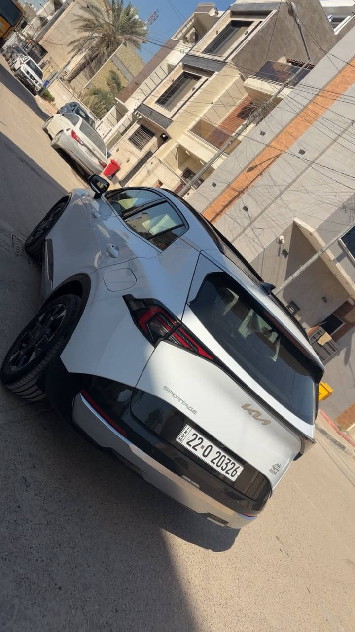 السلام عليكم
سبورتج 2026 ضمان شركه نيم 
السياره فول اعلى مواصفات بالسبورتج بالشكل الجديد
ماشيه 430 كيلو فقط زيرو
مكفوله من كلشي 
بانوراما 
٥ كاميرات 
حساس امامي خلفي 
تدفئه تبريد كشن
كشنات كهرباء
داخل جملي 
جنطة كهرباء
شاحن وايرليس 
السعر 29,200$ وبي مجال بسيط 
للاستفسار الاتصال على الارقام 
***********
***********
