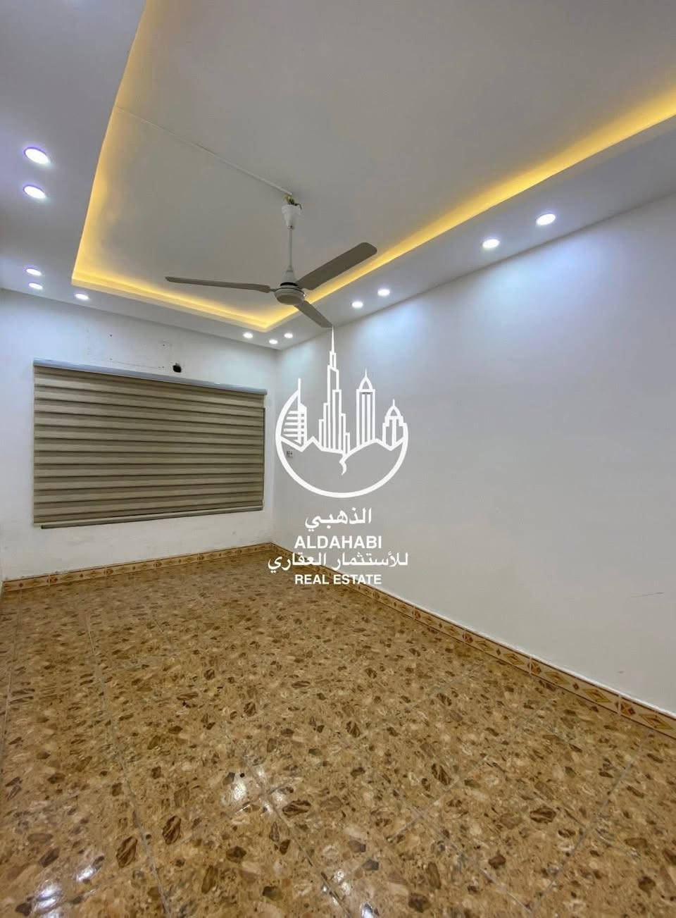 بيت طابقين للايجار في الطويسه موقع ممتاز جداً يلائم السكن العائلي

مواصفات البيت يحتوي ثلاث غرف منام ، صاله ، استقبال ، مطبخ ، صحيات ، كراج 

سعر الايجار مليون وربع 
.
للمعلومات اكثر الاتصال على الارقام
*********** 
***********
او زيارة موقعنا 
البصره _ شارع عام حي الزهراء _ قرب مستشفى النفط 
الذهبي للاستثمار العقاري
مجاز قانونياً
