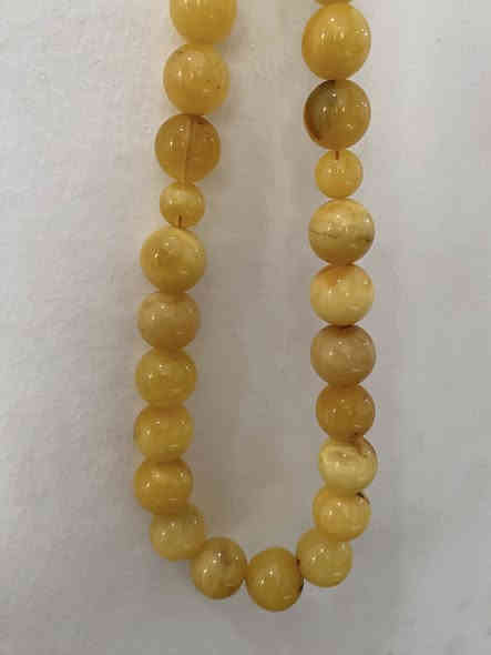 كهرب بولوني ماخذه لون مغلفه سعر غرام 5 الاف عراقي فقط سبحه وزنها 73 غرام شباب منو مهتم للتواصل واتساب على رقم *********** يوجد توصيل جميع محافظات
