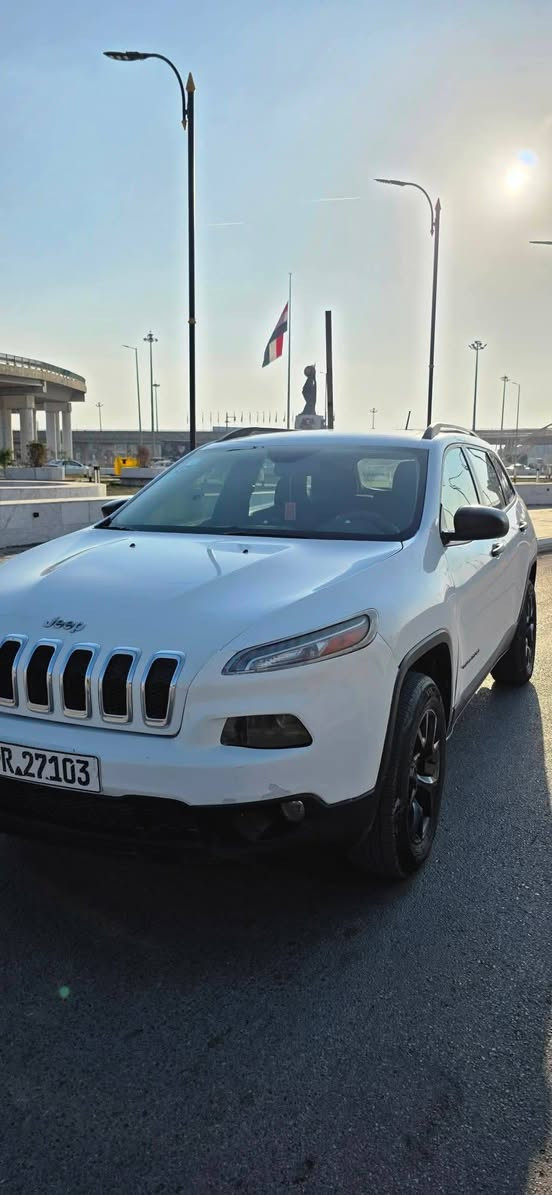 للبيع والمراوس جيب شيروكي بزون اللون ابيض  موديل 2014 وارد امريكي حره تحويل ثاني يوم  مشروع وطني رقم جديد نكليزي  رقم بغداد
سنويه جديده 2028
بيه سونار بل نشر بيه صور امريكه 
لايت زنون مكينه 2400 
المكان _ واسط_ كوت السعر 110 وبيه 
مجال الاستفسار  رقم هاتف ***********
