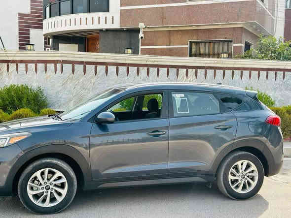 السلام عليكم 
من رخصة الأدمن المحترم         👇
للبيع سيارة توسان 2019  سعر 158 وبيها
مجال.                                     👆
وارد امريكي بيها حادث دعاميه فقط 
الباقي كفالة عامة 
مكينة وكير كفالة شاصي ولغد كفالة 
السيارة جديدة بمعنى الكلمة 
مواصفات السيارة نص فول 
معروفة مواصفات السيارة 
مكاني بغداد 
السعر 158 وبيها مجال بلاش والله ماكو هيج سعر 
رقمي ***********
