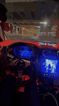 للبيع – سيارة ليفان 320
📍 الموقع: بغداد
📄 التحويل: ثاني يوم جاهز

وصف السيارة:
 • السيارة متعوب عليها ومصروف عليها
 • كير ومكينة نظيفات
 • صدر نظيف
 • تخم تاير جديد
 • شاشة وسيستم صوت جديد
 • ستيرن رياضي

السعر النهائي: 45

📞 للتواصل: ***********
💬 واتساب متوفر
