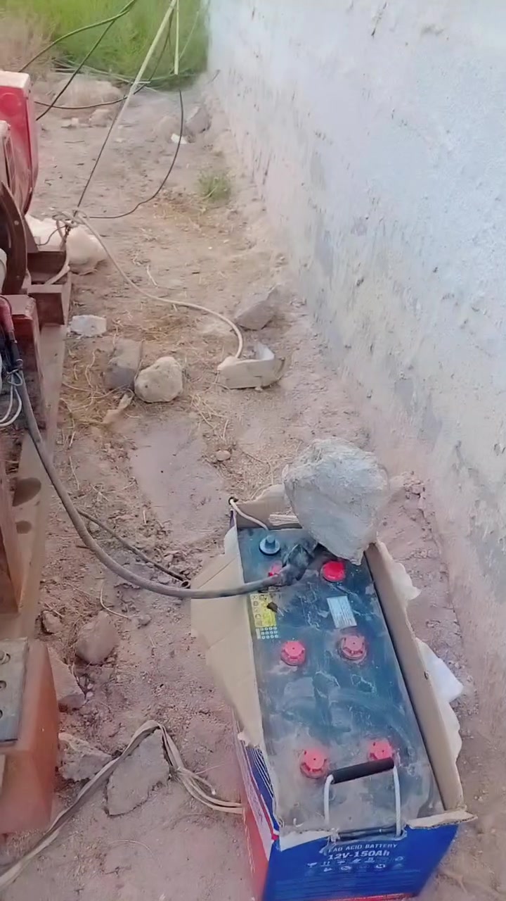 سلام عليكم
مولده البيع  محرك تاته خرسه
40كيفي
160أنبير 
عل شرط وفحص شغاله عل شرط
سبب البيع شدينه طاقه شمسيه
السعر 20ورقه وبيه مجال
إستفسار تواصل وي رقم ***********
