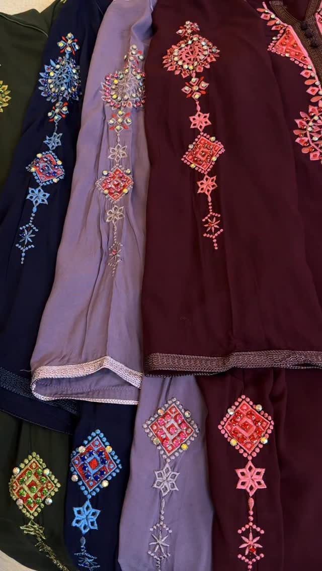 السعر18 الف💐✨

القياسات (L. Xl .2x. 3x )

للحجز و الاستفسار التواصل على الأرقام واتس اب 

***********
***********
***********
***********

توصيل بغداد  5000
توصيل محافظات  5000
