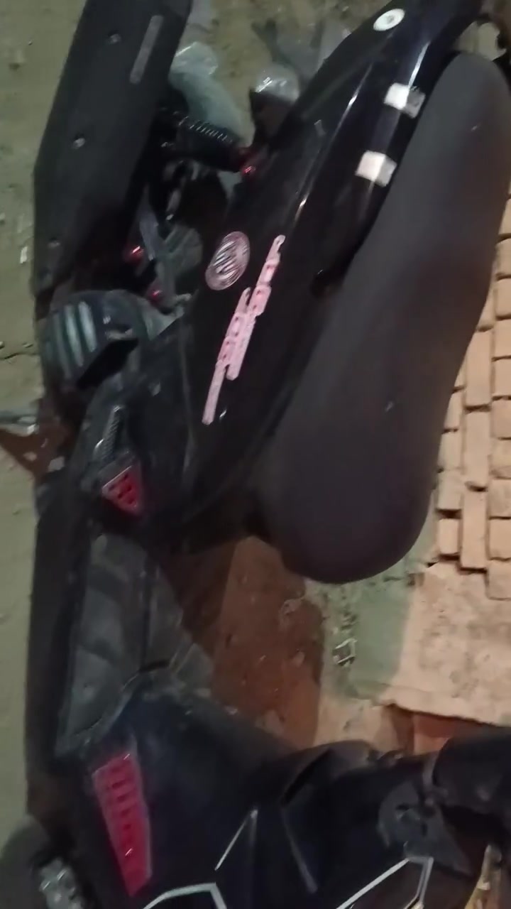 دراجه جي تي ار حاويه نظيفه كلش توني منزله من معرض الزيتون ماشيه الفين وصارله شهرين واكفه برغي واحد مامفتوح بيه وهذا وصله وياه سعره مليون و50 
راسلني واتساب ***********
